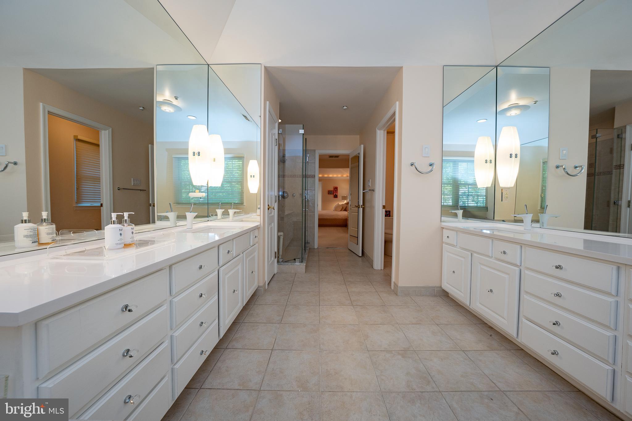 MERION HILL - Residential