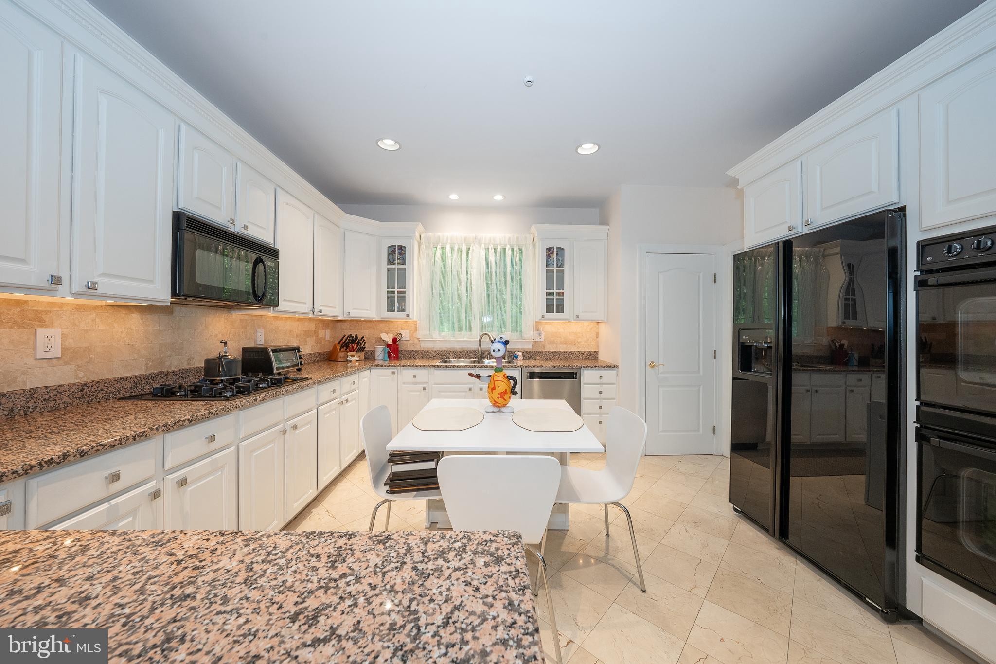 MERION HILL - Residential