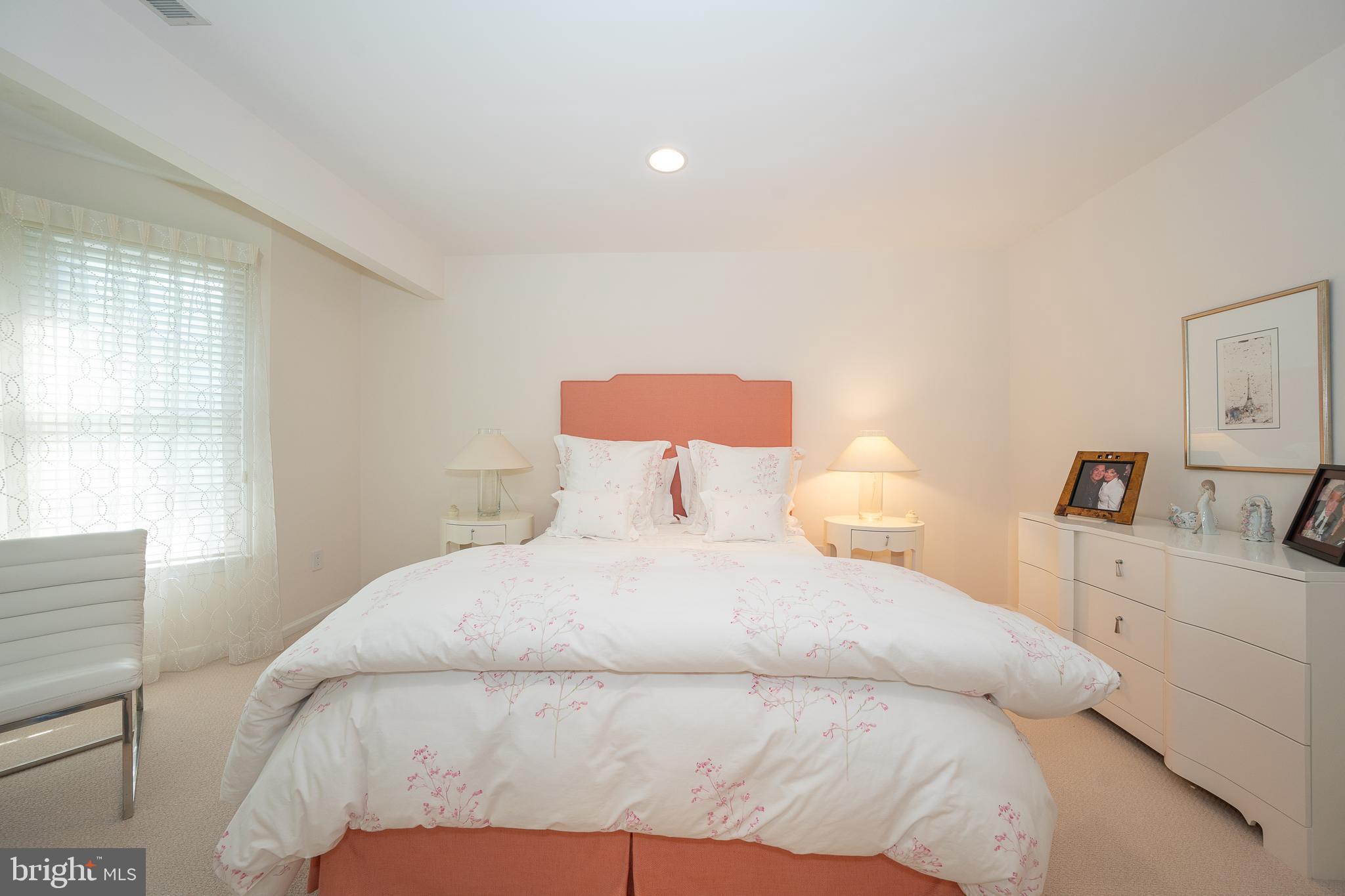 MERION HILL - Residential