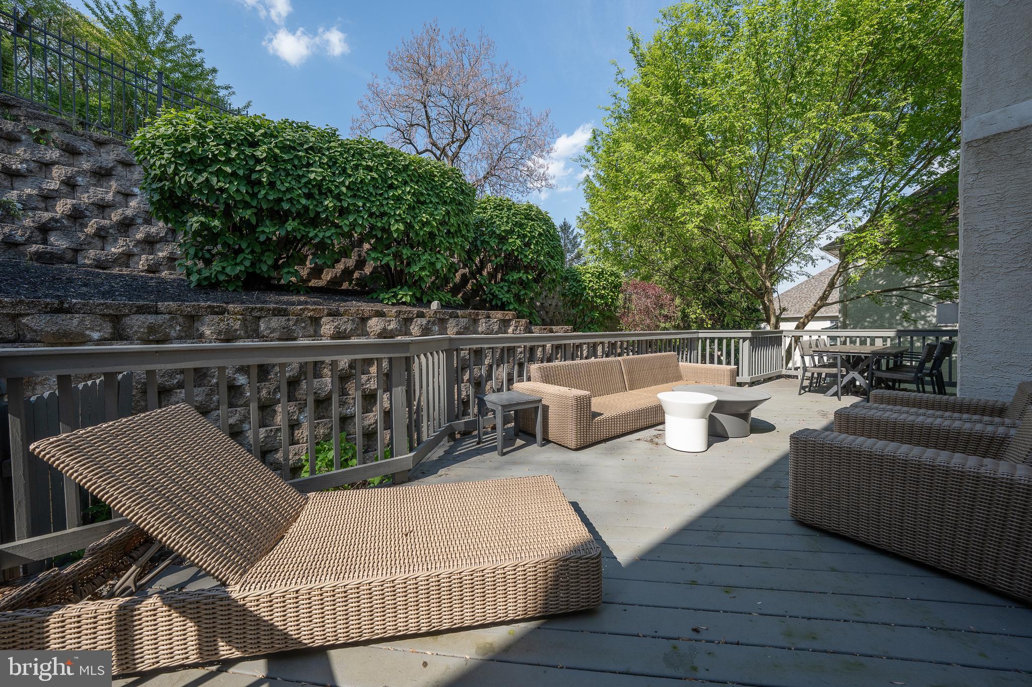 MERION HILL - Residential