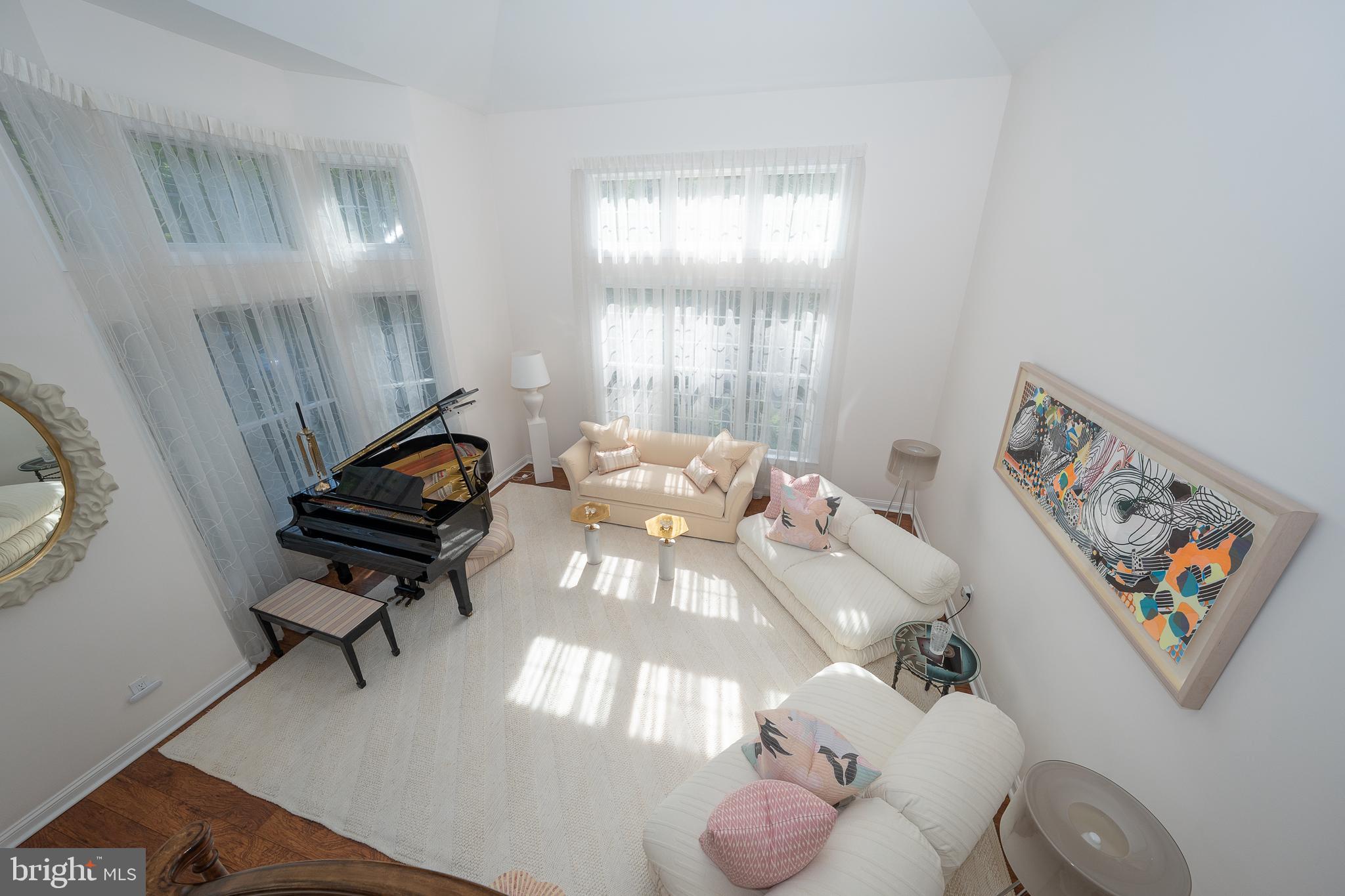 MERION HILL - Residential