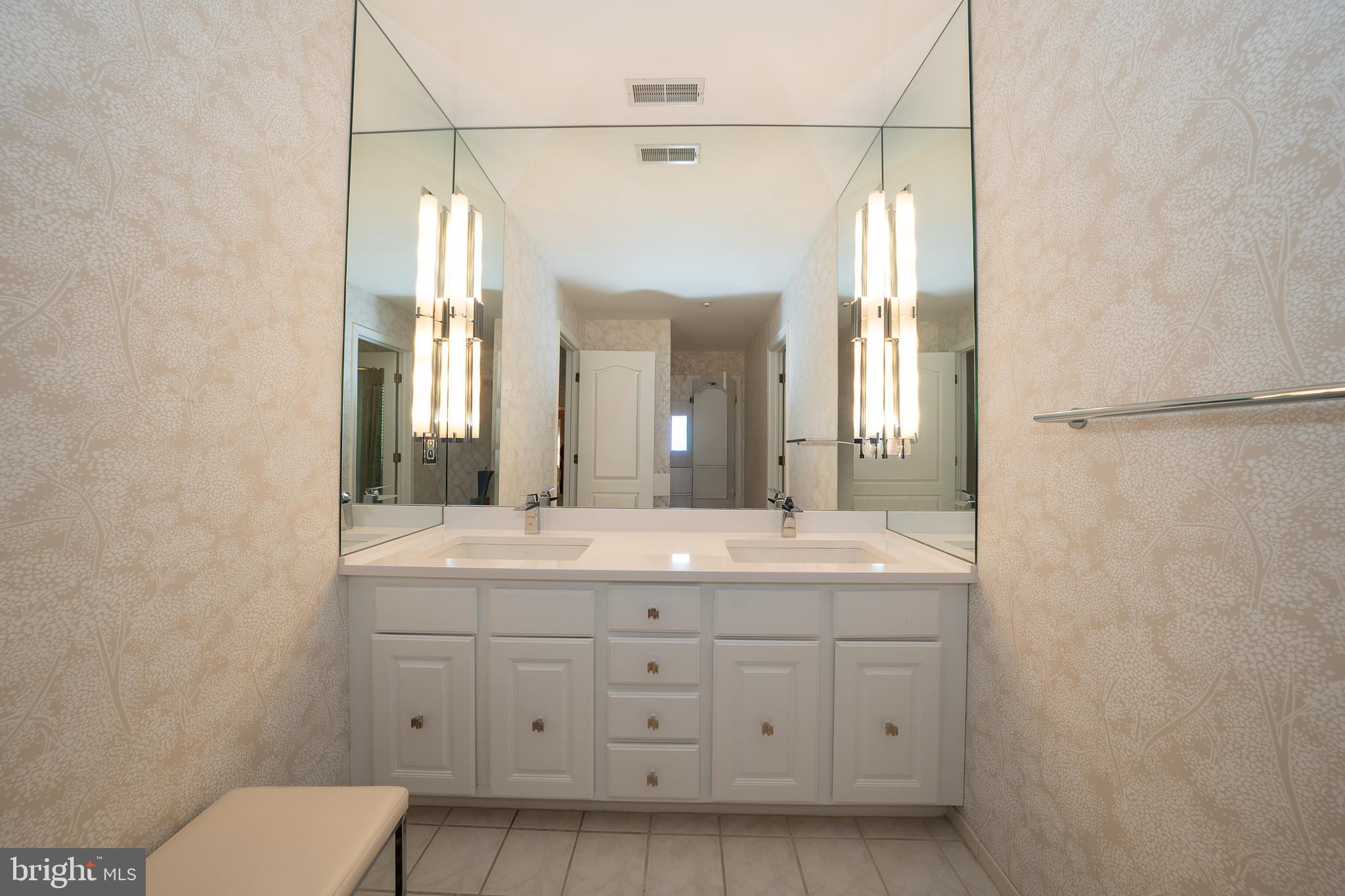 MERION HILL - Residential