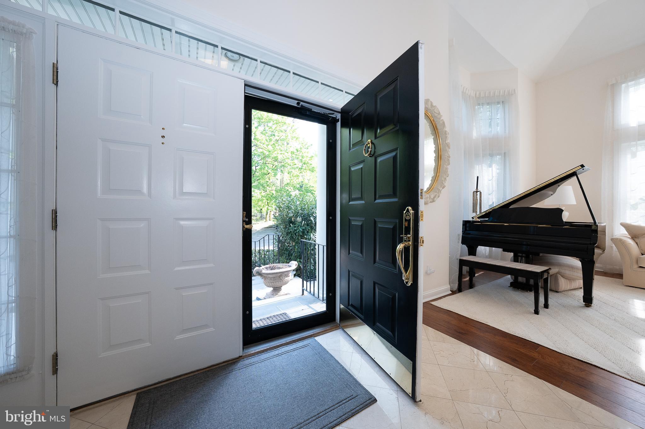 MERION HILL - Residential