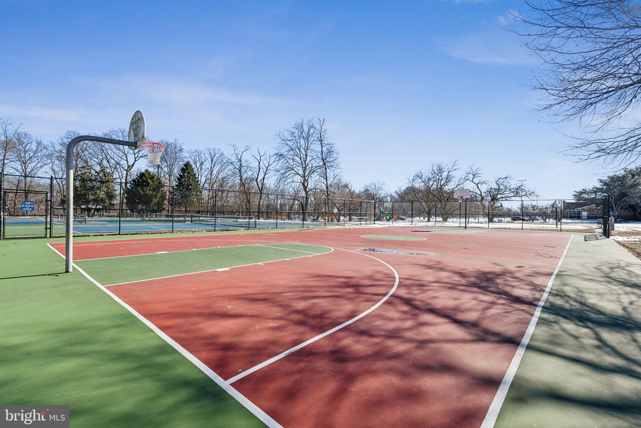 FEATHERSTONE SHORES - Residential