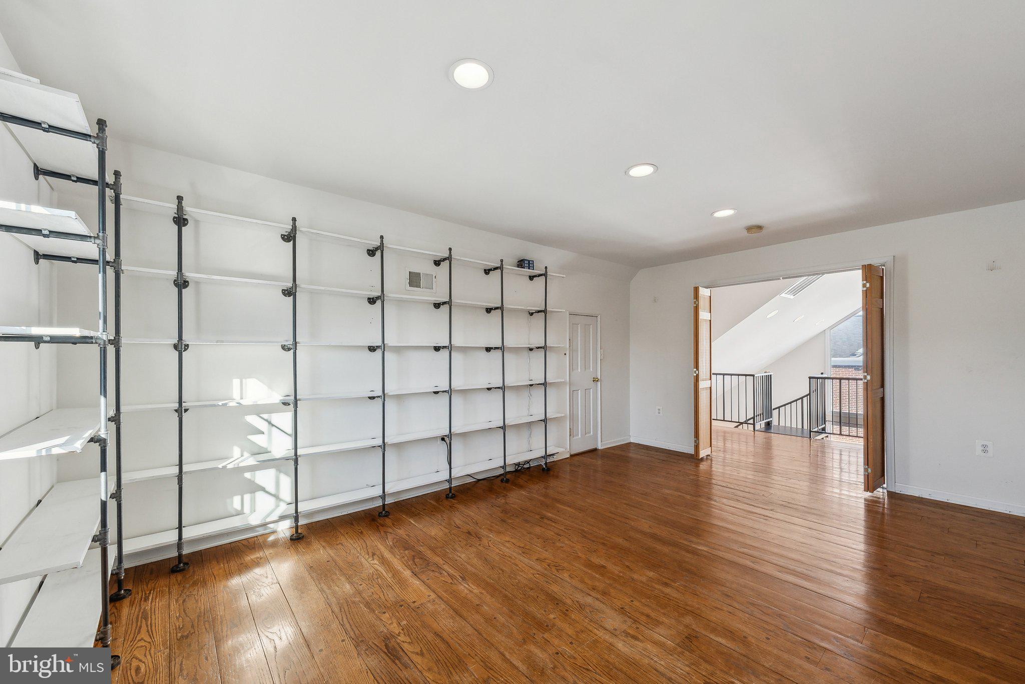 FEATHERSTONE SHORES - Residential