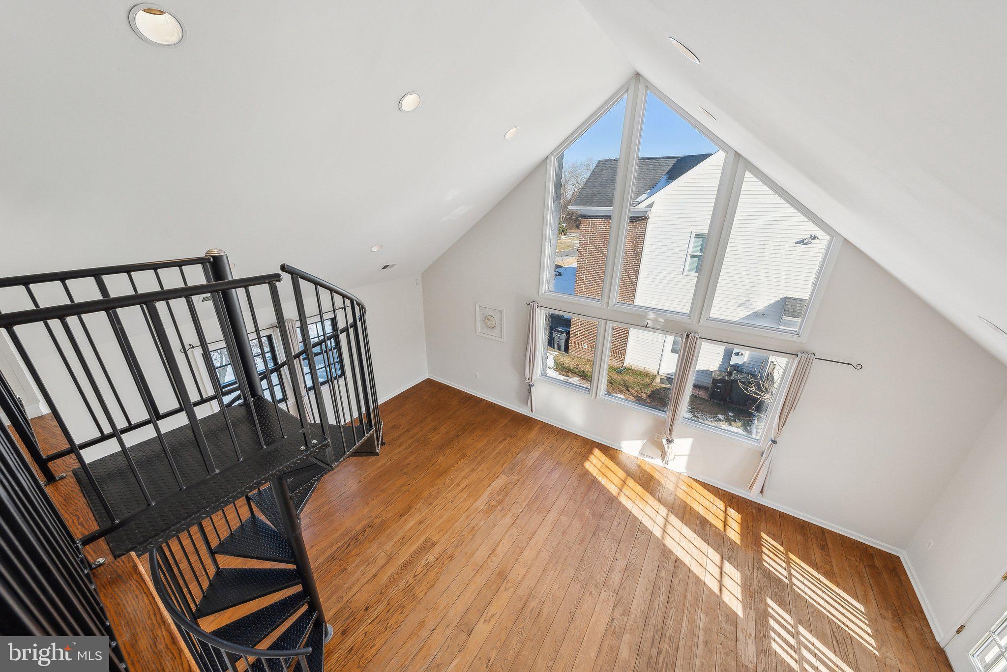 FEATHERSTONE SHORES - Residential