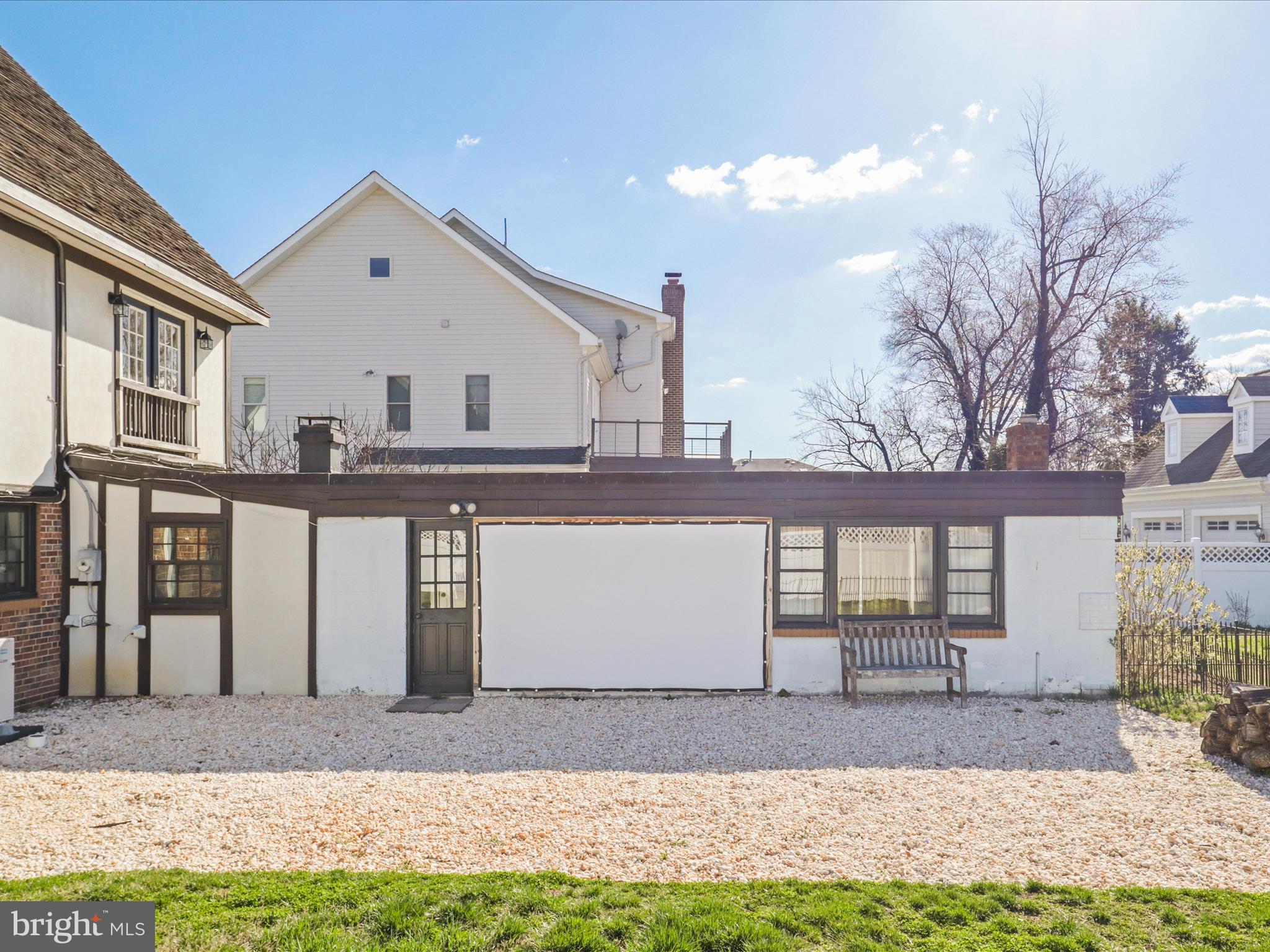 FEATHERSTONE SHORES - Residential