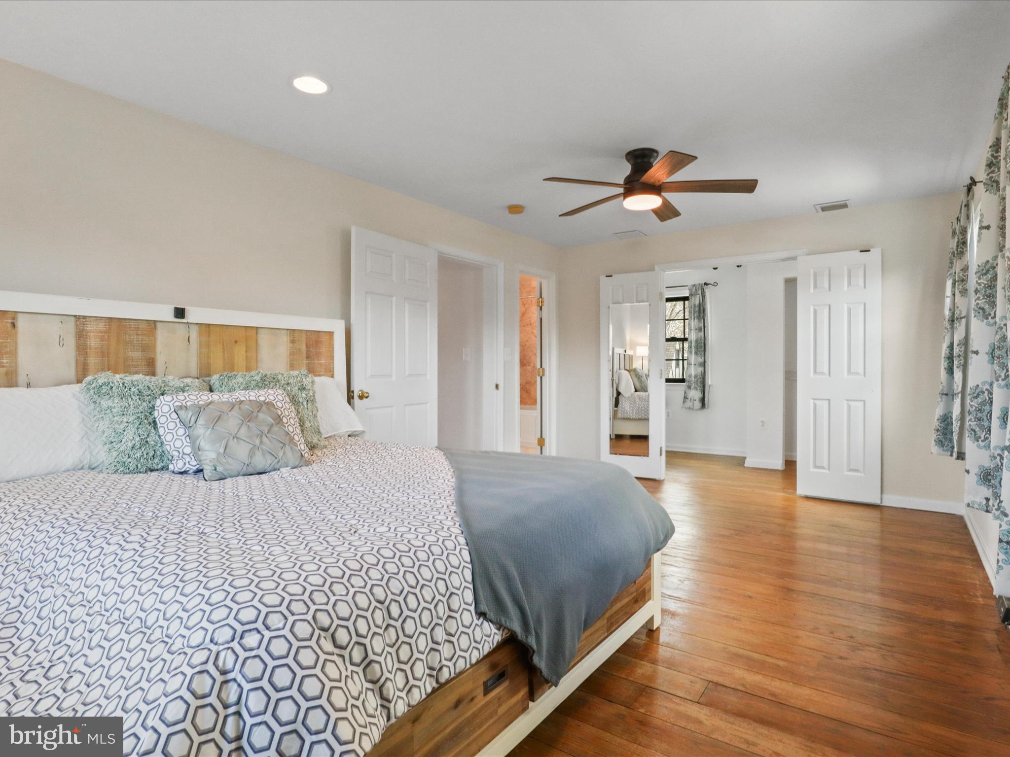 FEATHERSTONE SHORES - Residential