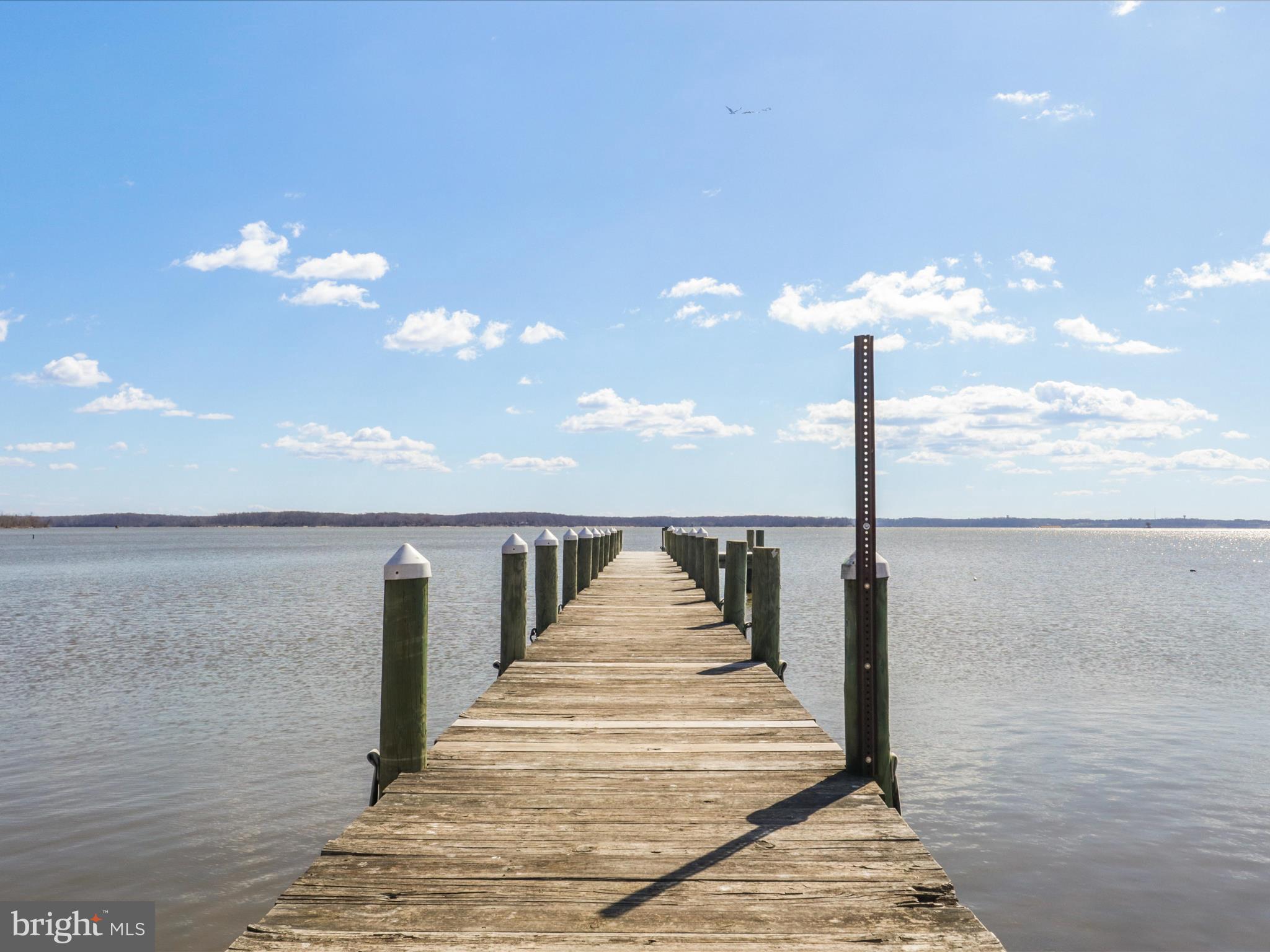 FEATHERSTONE SHORES - Residential