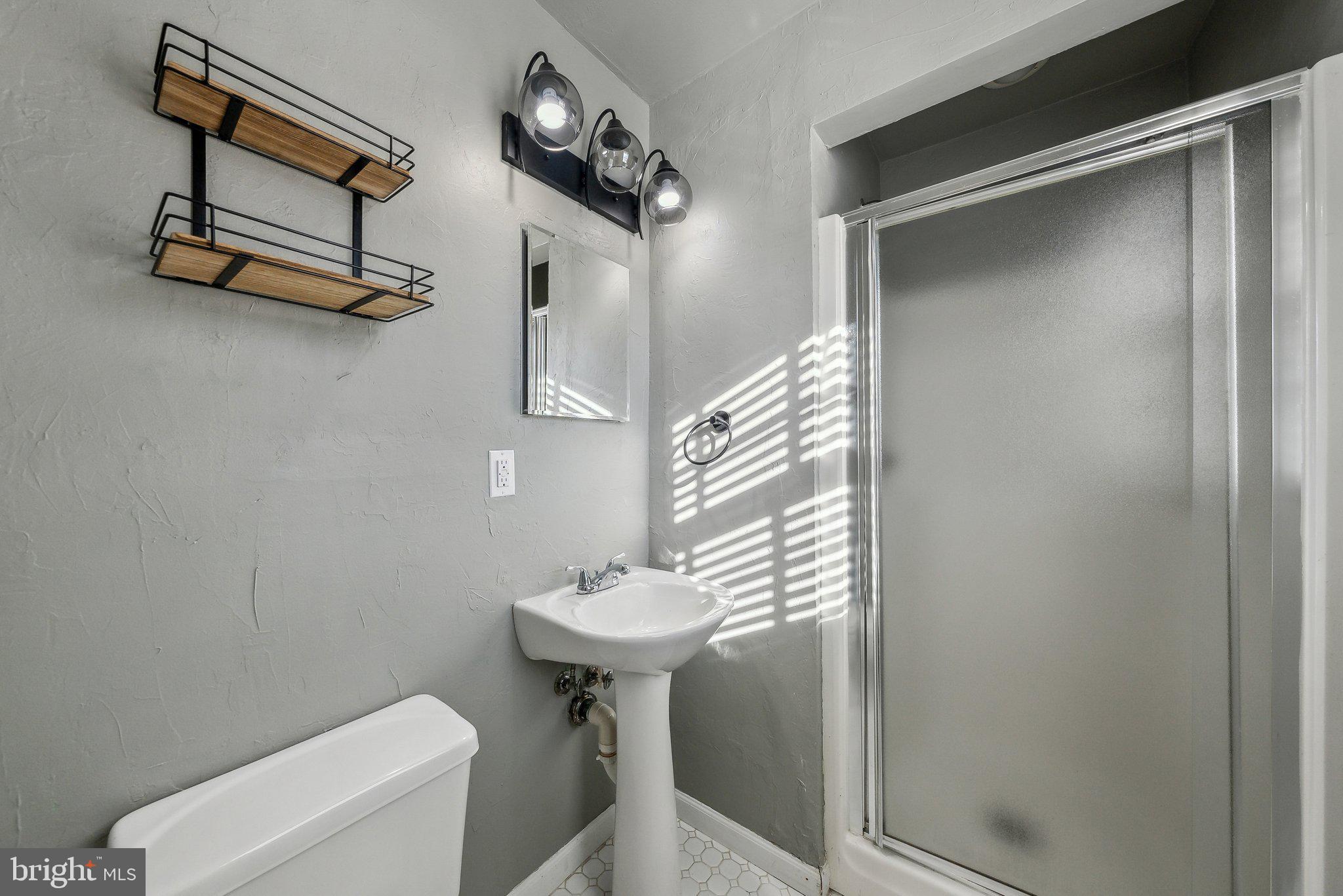 FEATHERSTONE SHORES - Residential