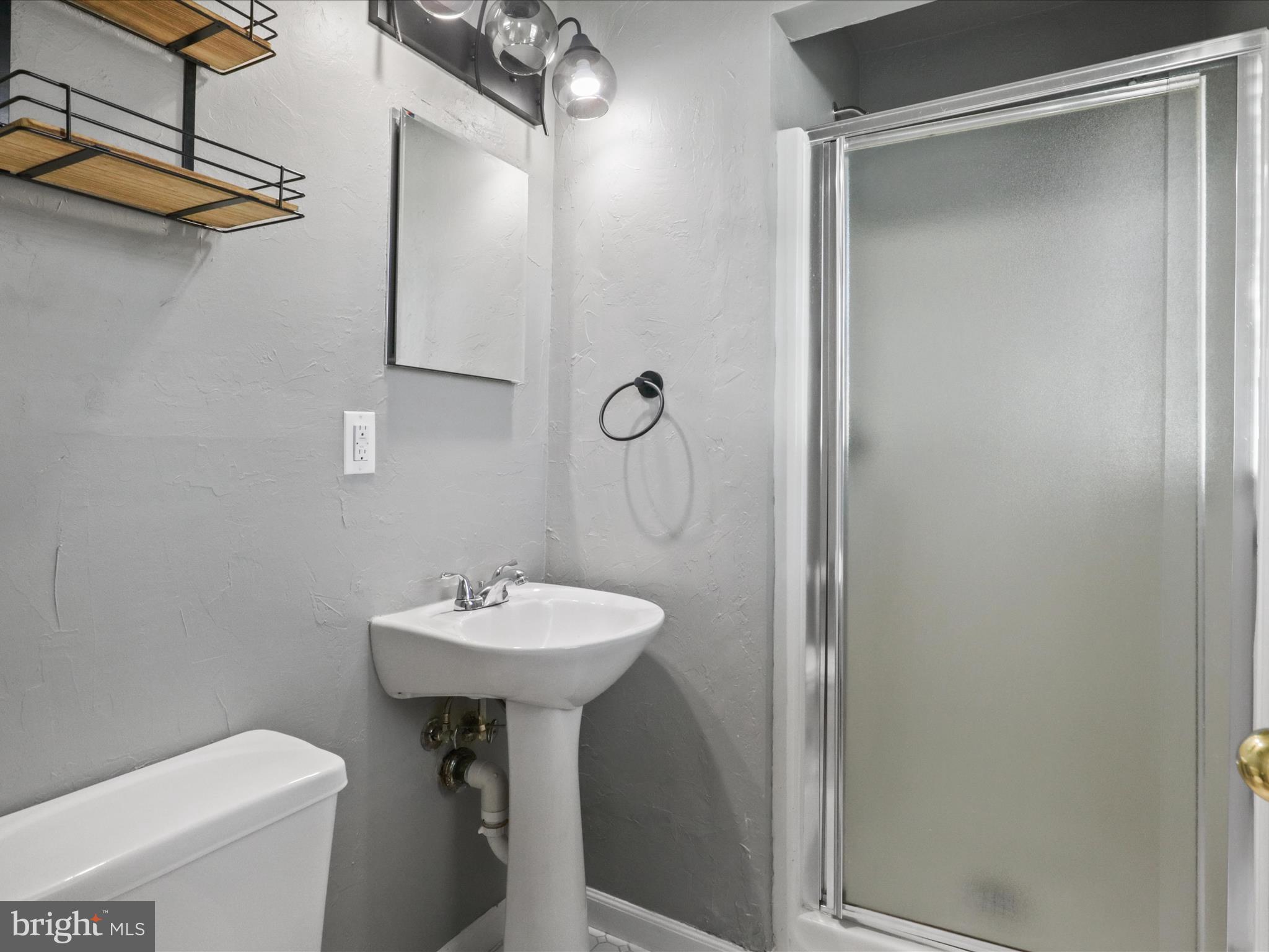 FEATHERSTONE SHORES - Residential