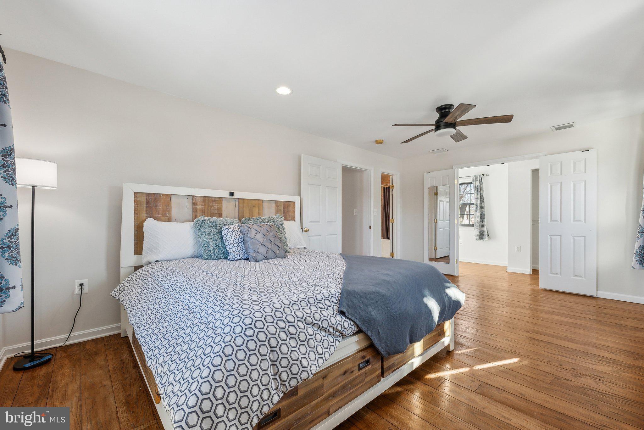 FEATHERSTONE SHORES - Residential