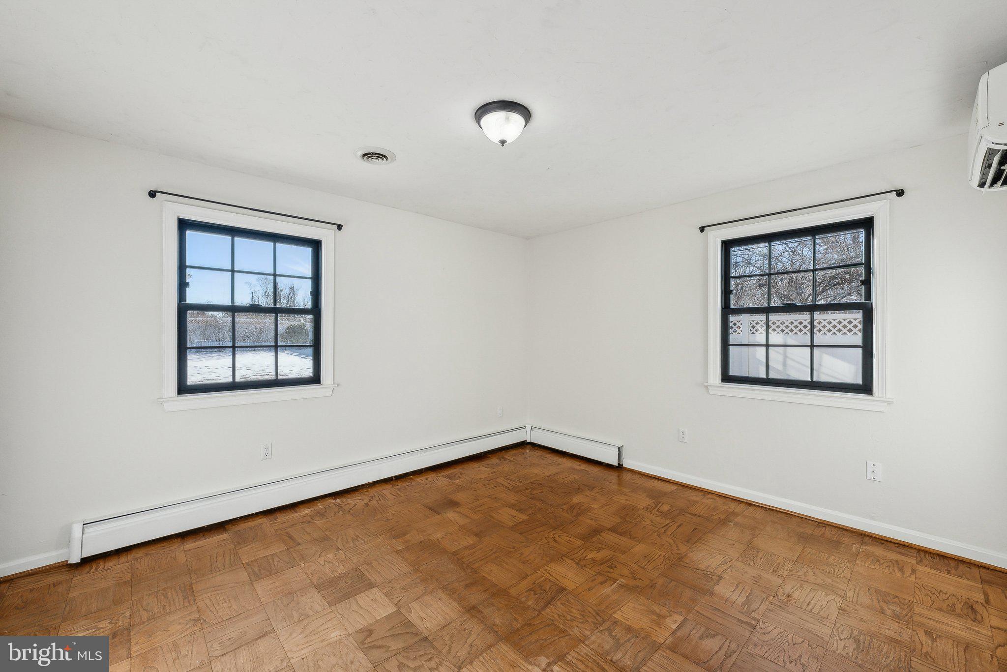 FEATHERSTONE SHORES - Residential