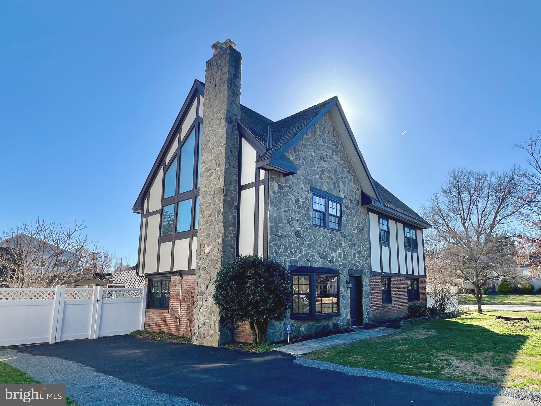 FEATHERSTONE SHORES - Residential