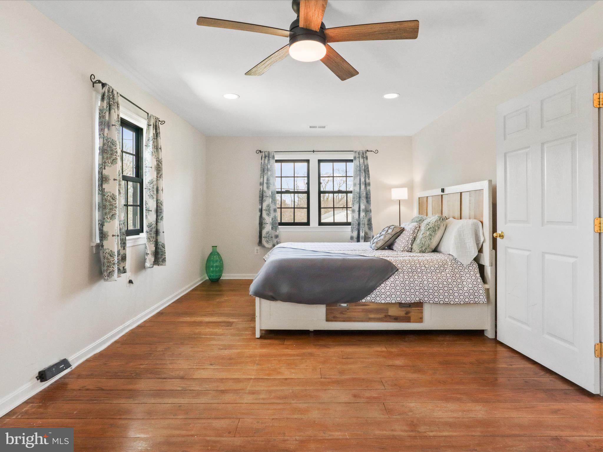 FEATHERSTONE SHORES - Residential