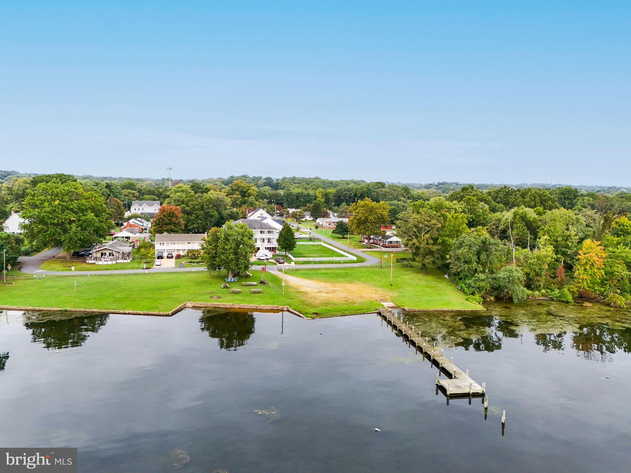 FEATHERSTONE SHORES - Residential