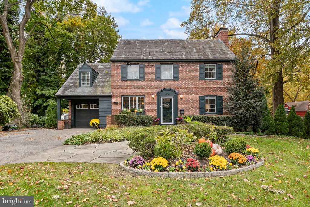 Photo of 600 Stratford Drive, MOORESTOWN, NJ 08057 (MLS # NJBL2098660)