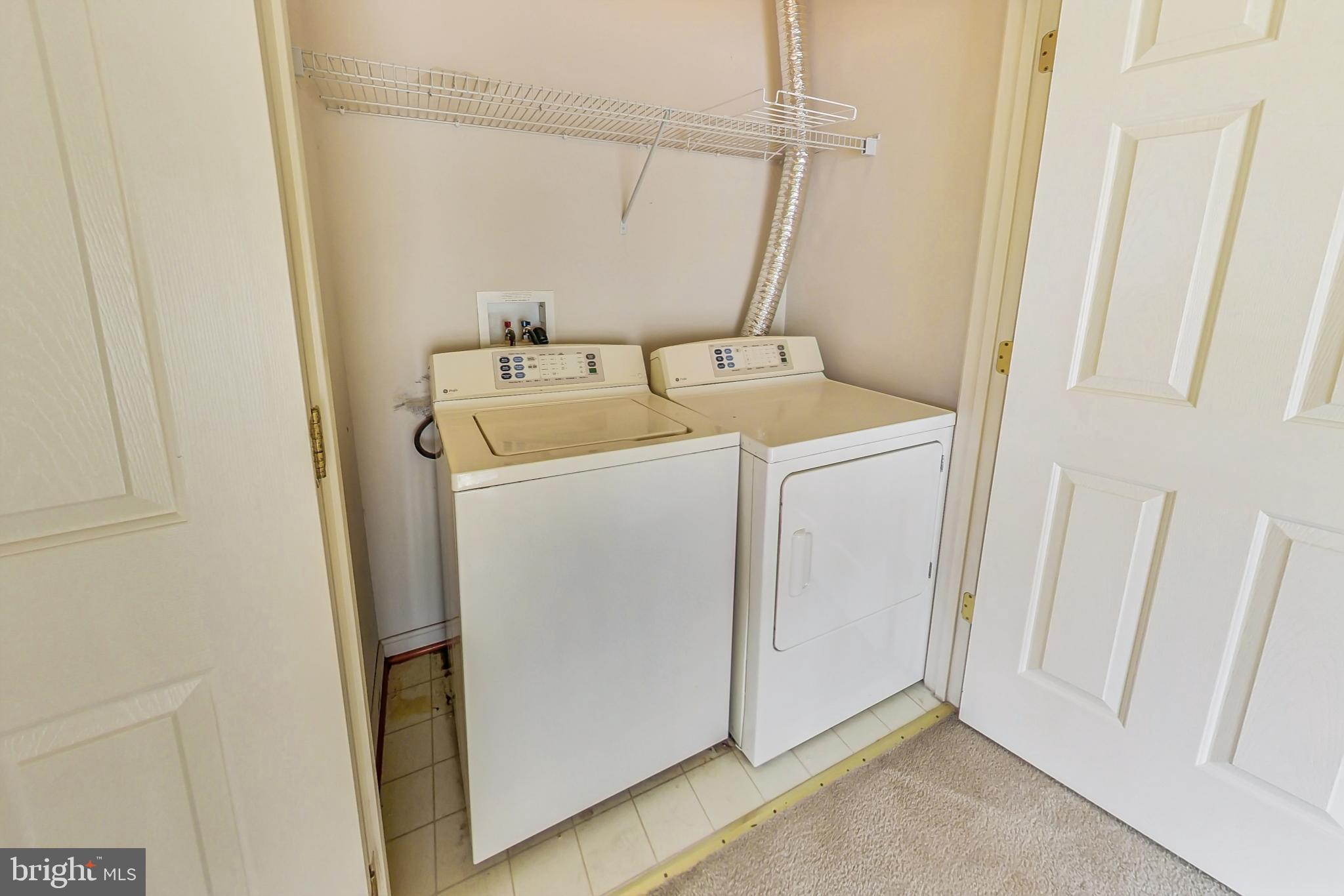 RETREAT AT FAIRWOOD TOWN - Residential