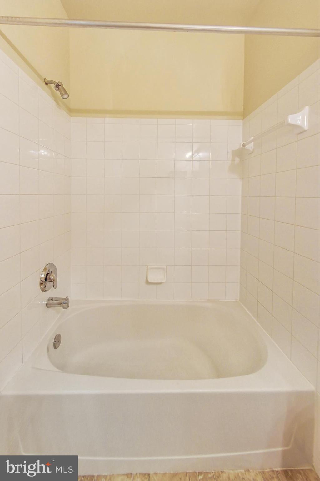 RETREAT AT FAIRWOOD TOWN - Residential