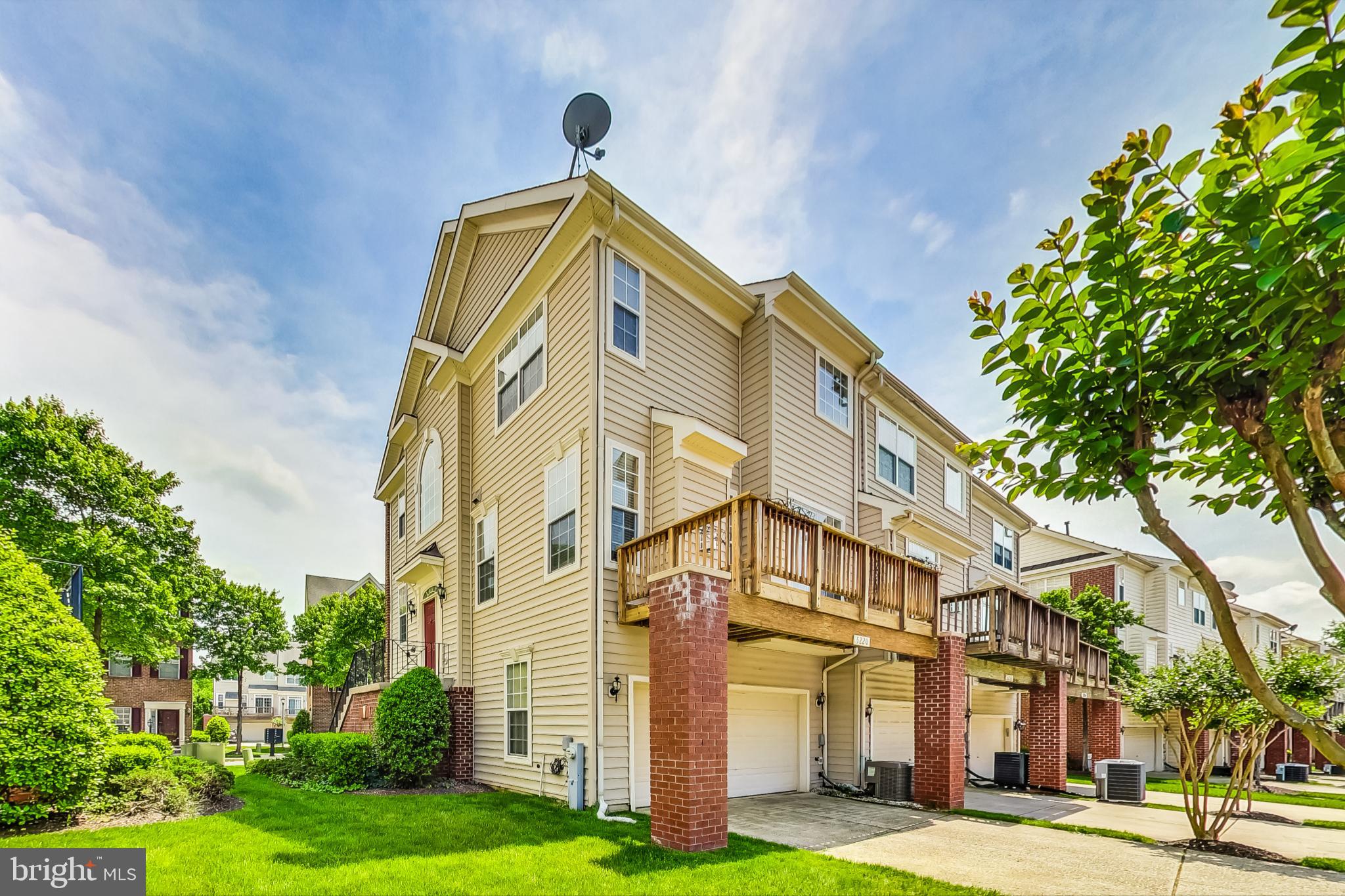 RETREAT AT FAIRWOOD TOWN - Residential