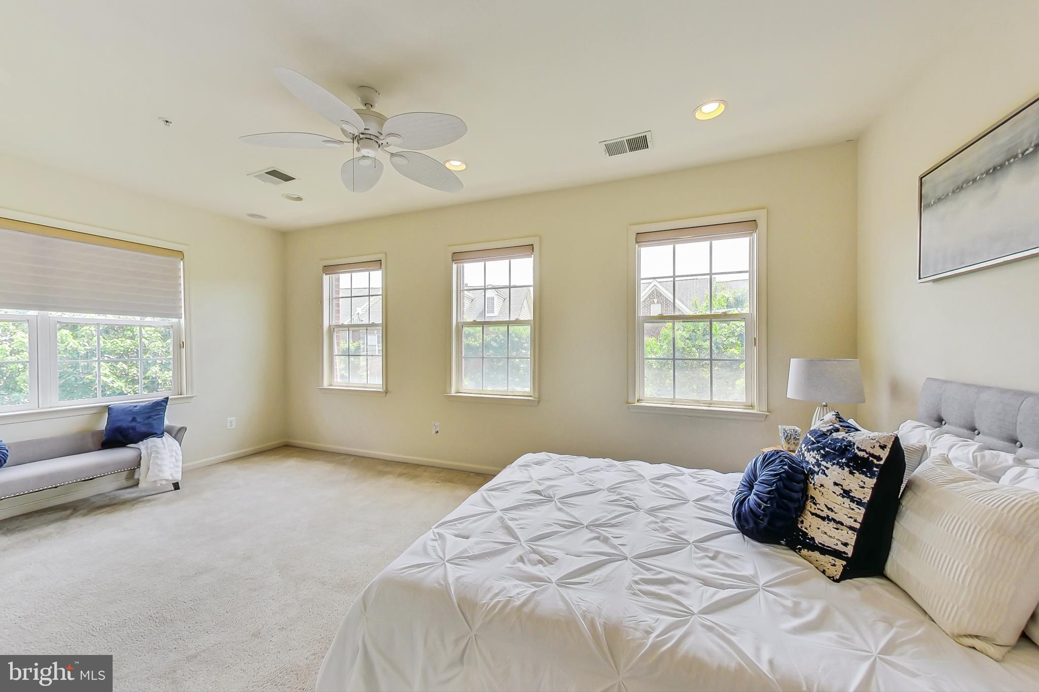 RETREAT AT FAIRWOOD TOWN - Residential