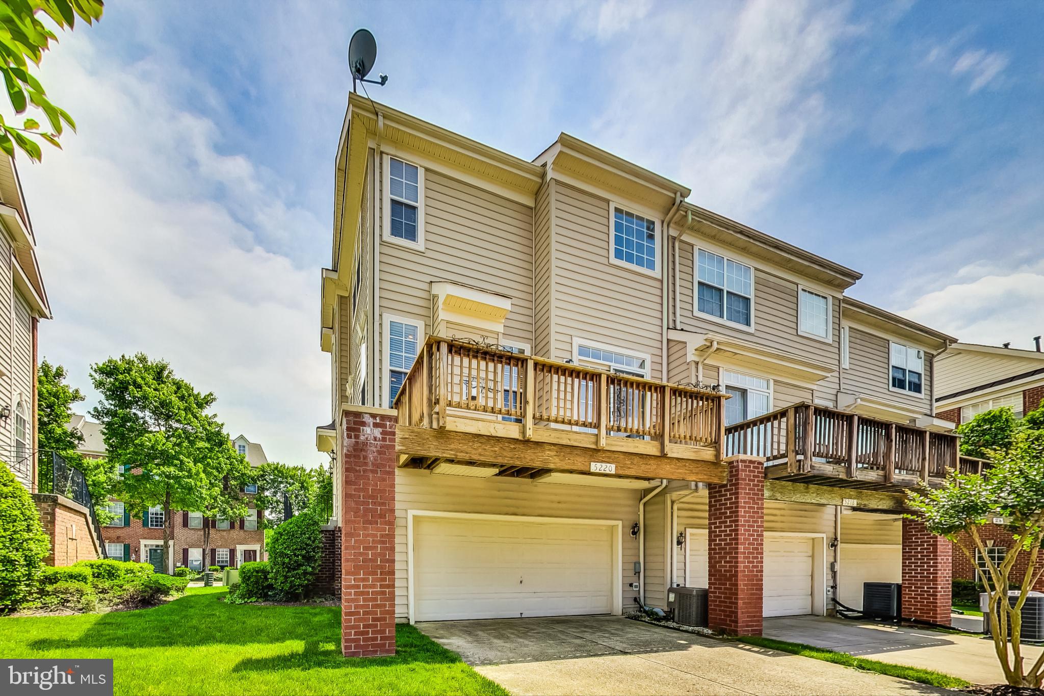 RETREAT AT FAIRWOOD TOWN - Residential