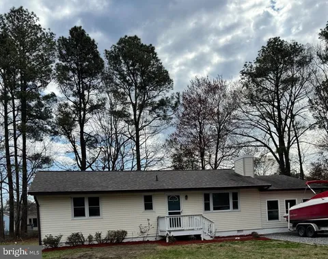 55 Stratford Drive, Colonial Beach, VA MLS: VAWE2007924