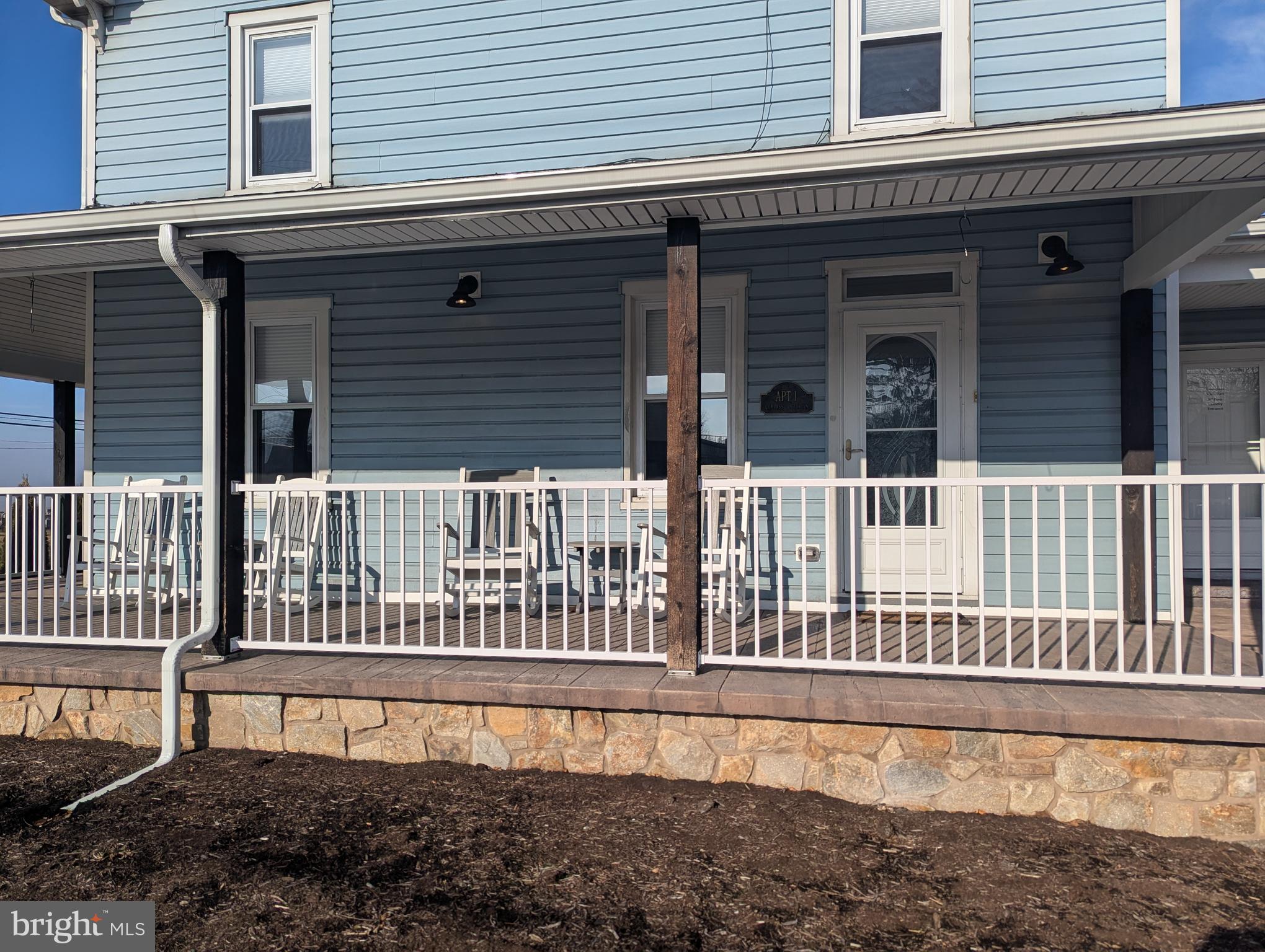 1501 W KINGS HIGHWAY 1