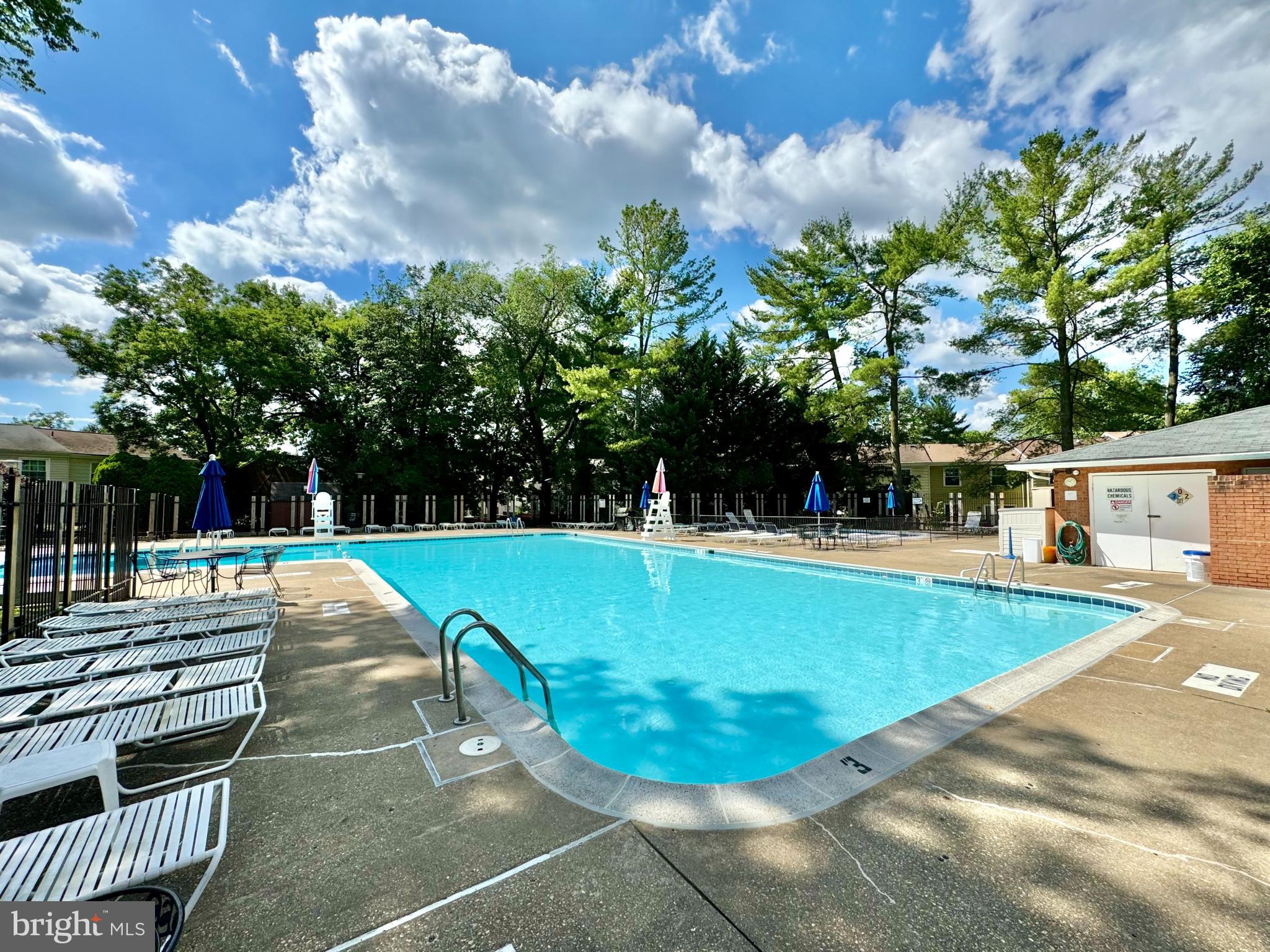 PINEWOOD GREENS - Residential