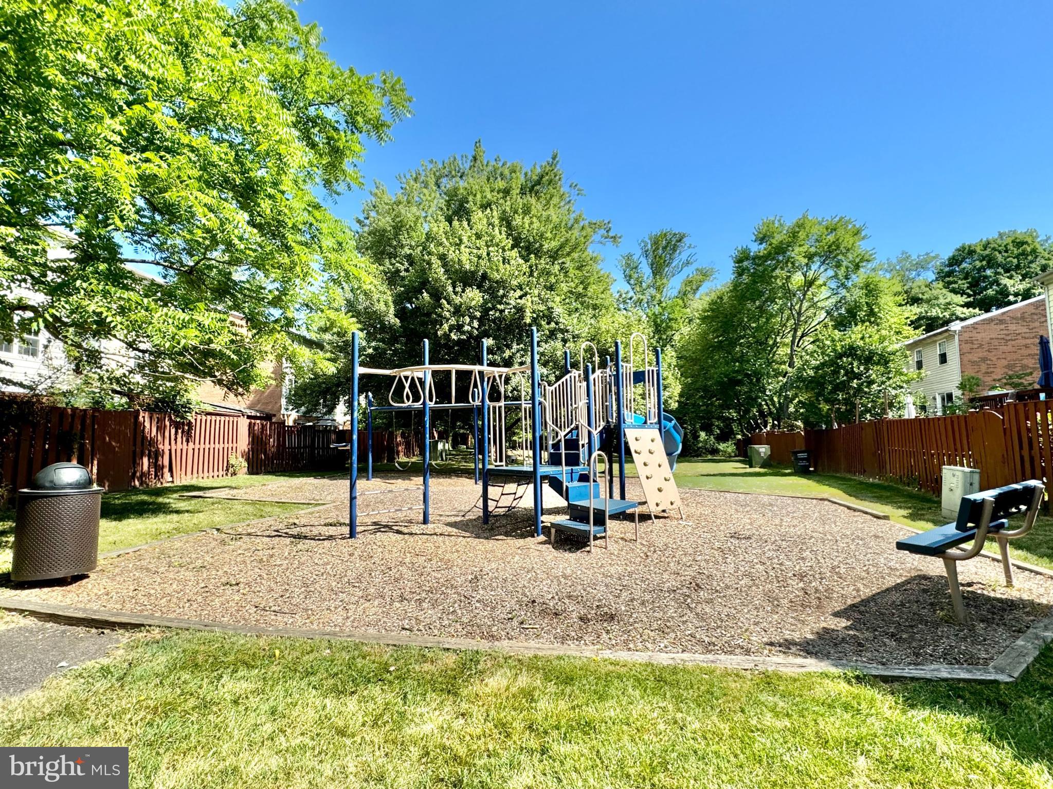 PINEWOOD GREENS - Residential