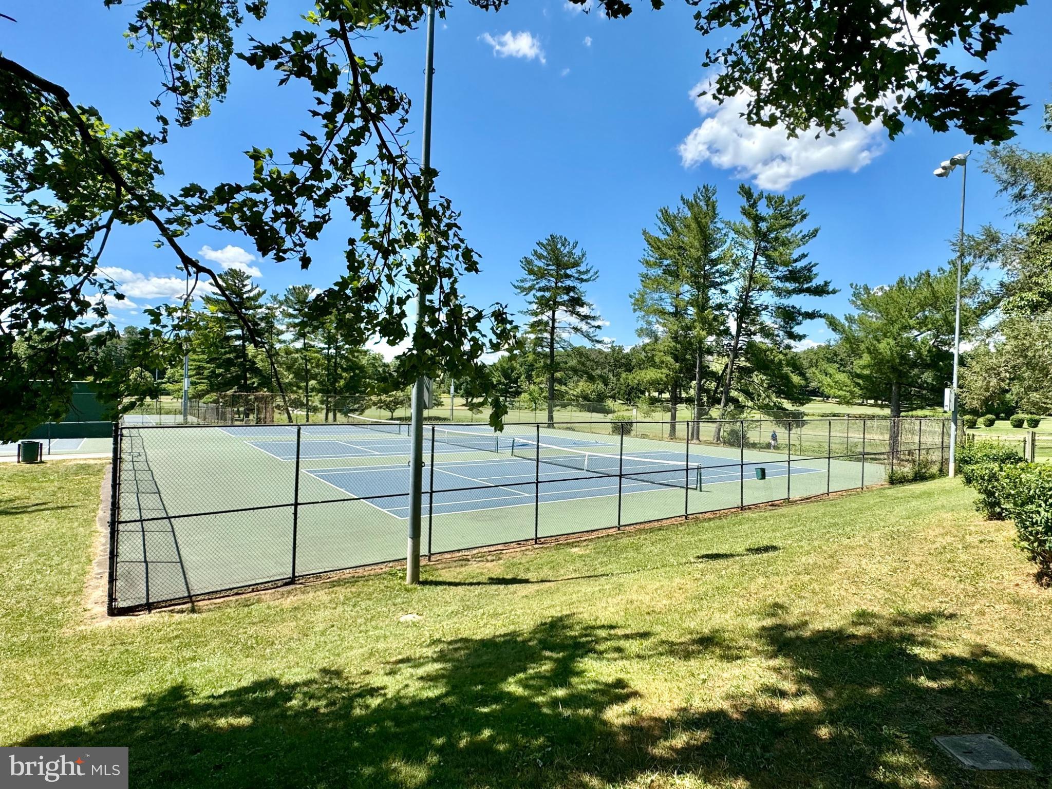 PINEWOOD GREENS - Residential