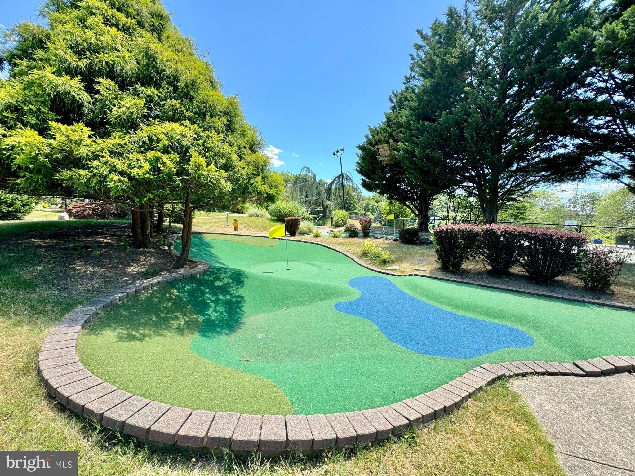 PINEWOOD GREENS - Residential