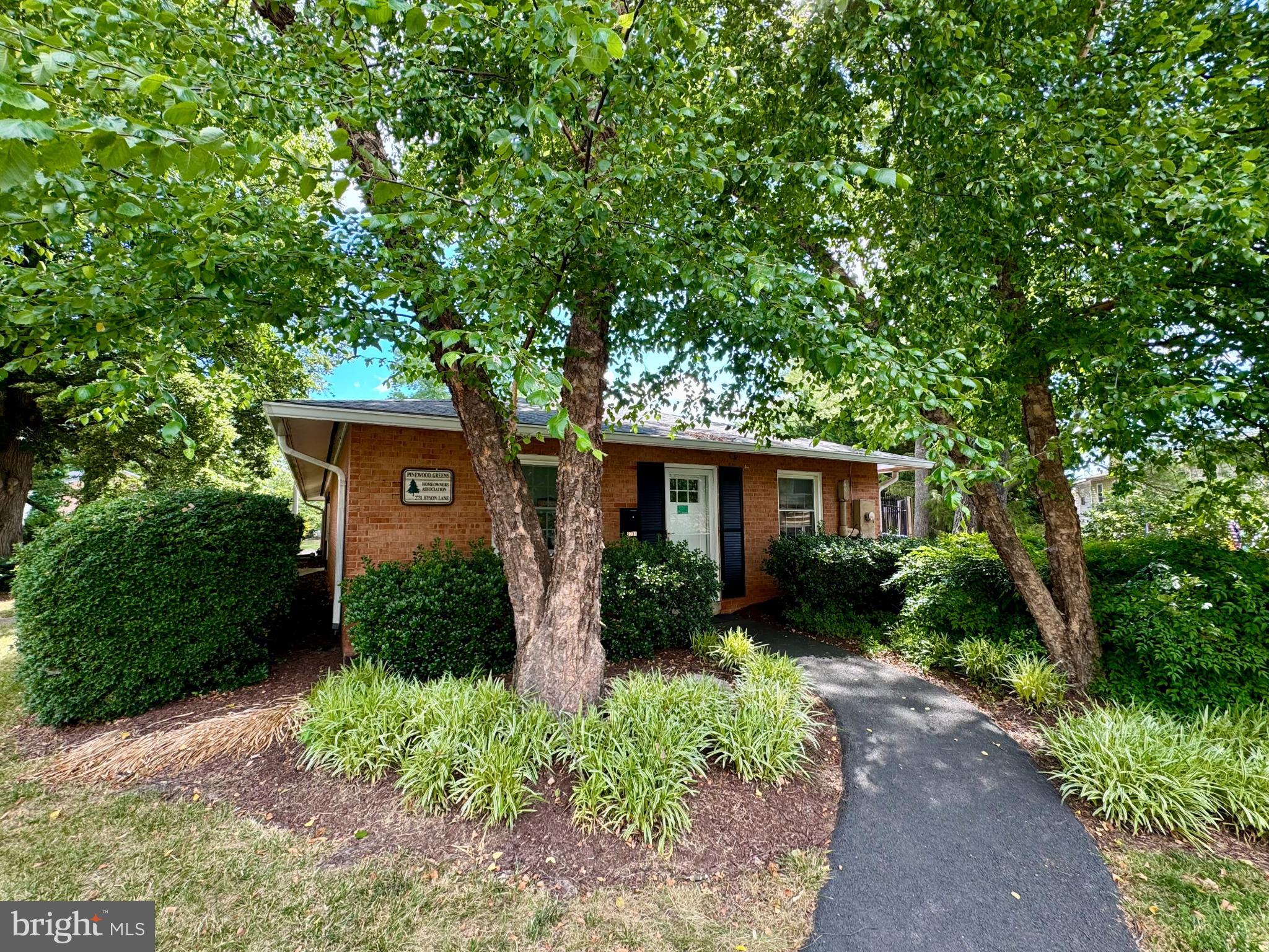 PINEWOOD GREENS - Residential