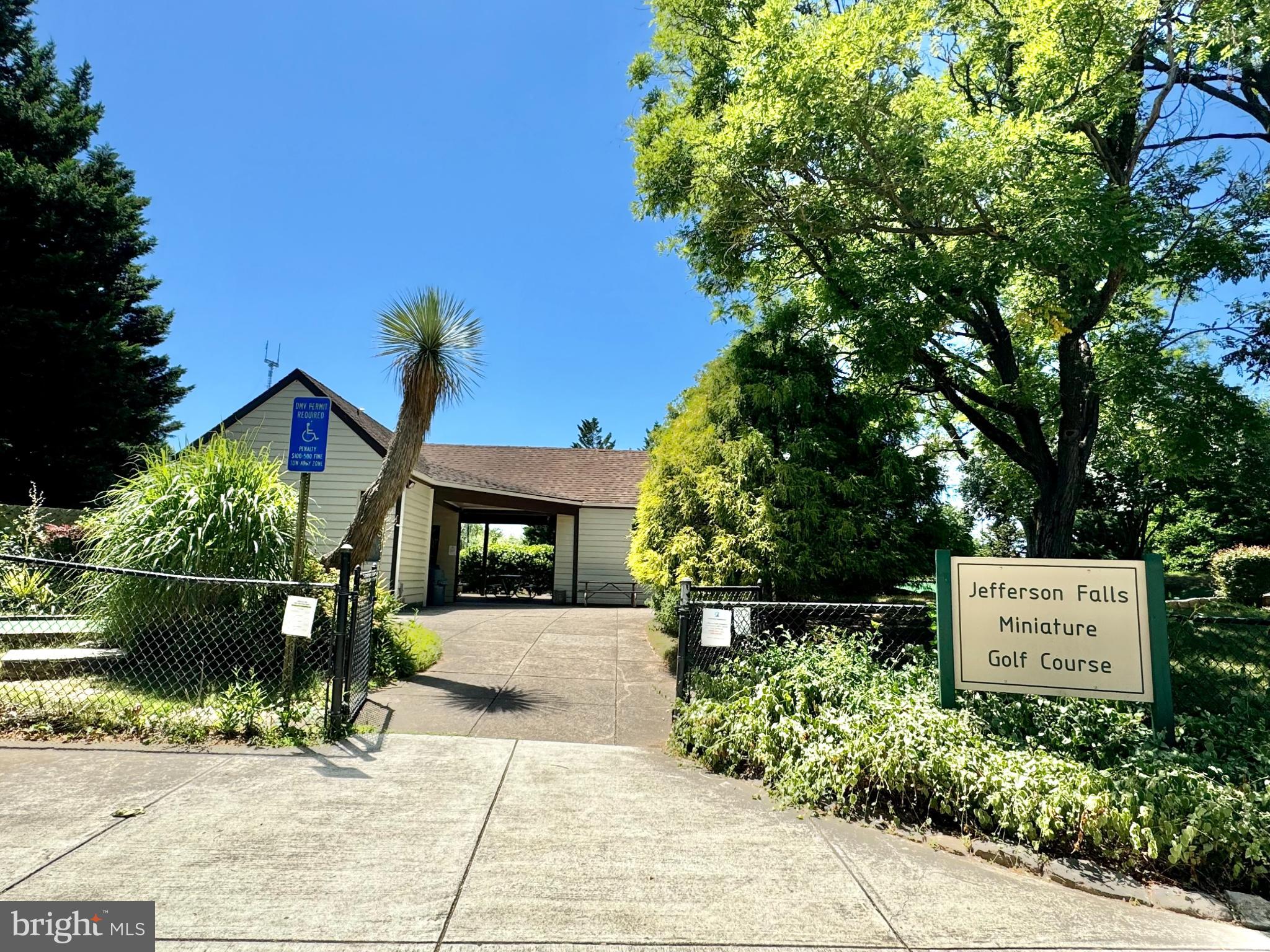 PINEWOOD GREENS - Residential