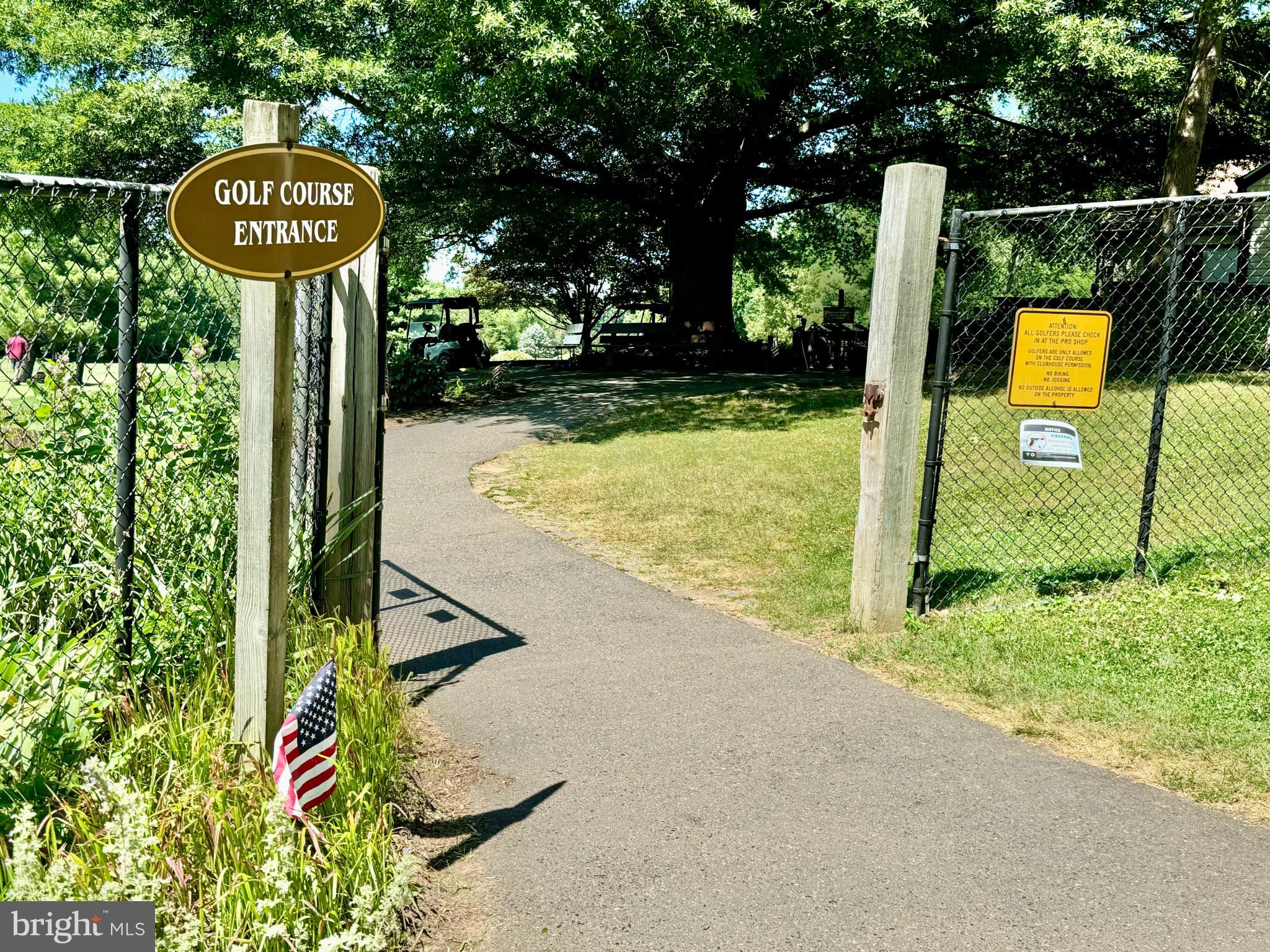 PINEWOOD GREENS - Residential