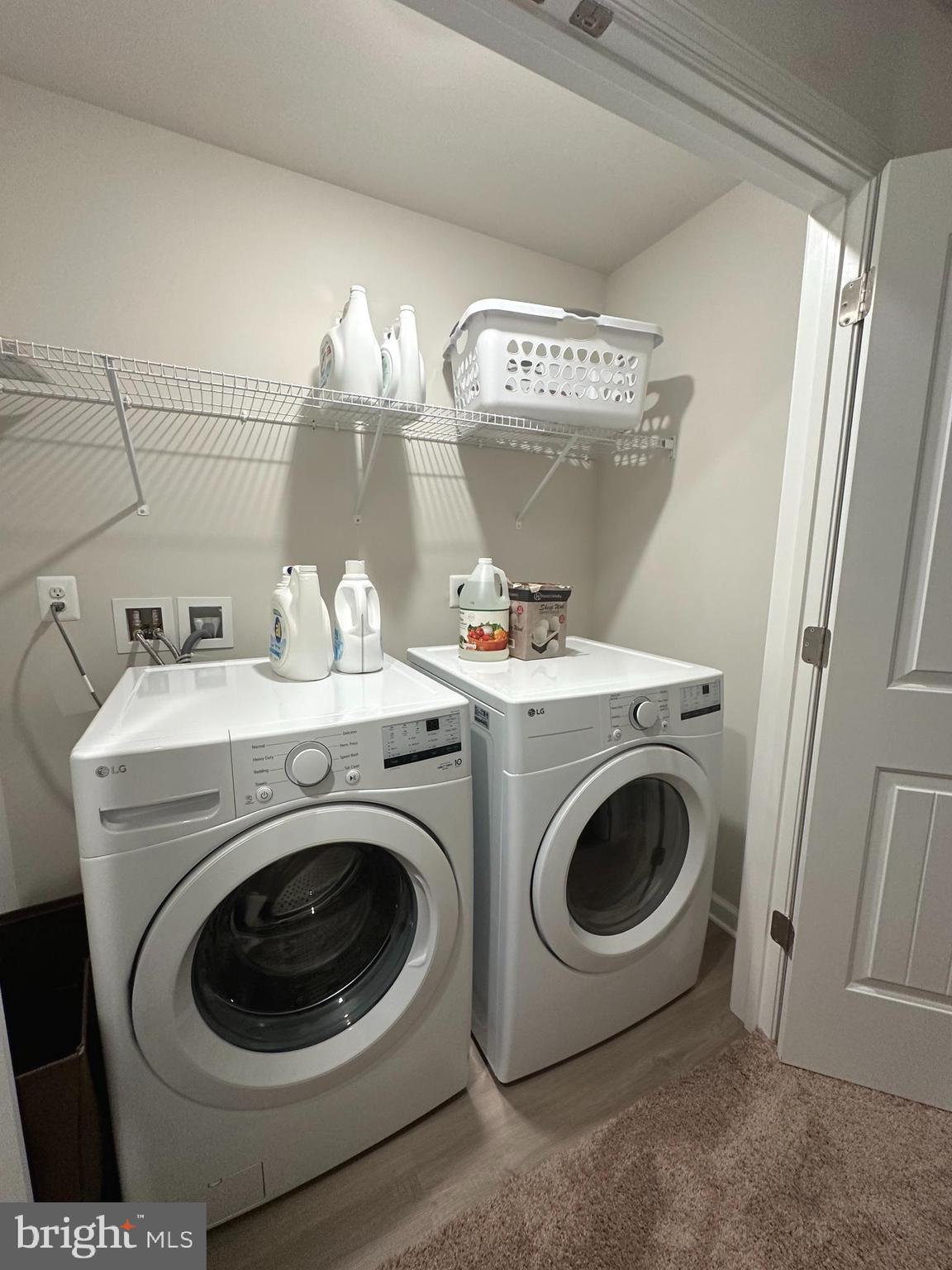 HOMEPLACE AT RIVERSIDE - Residential Lease