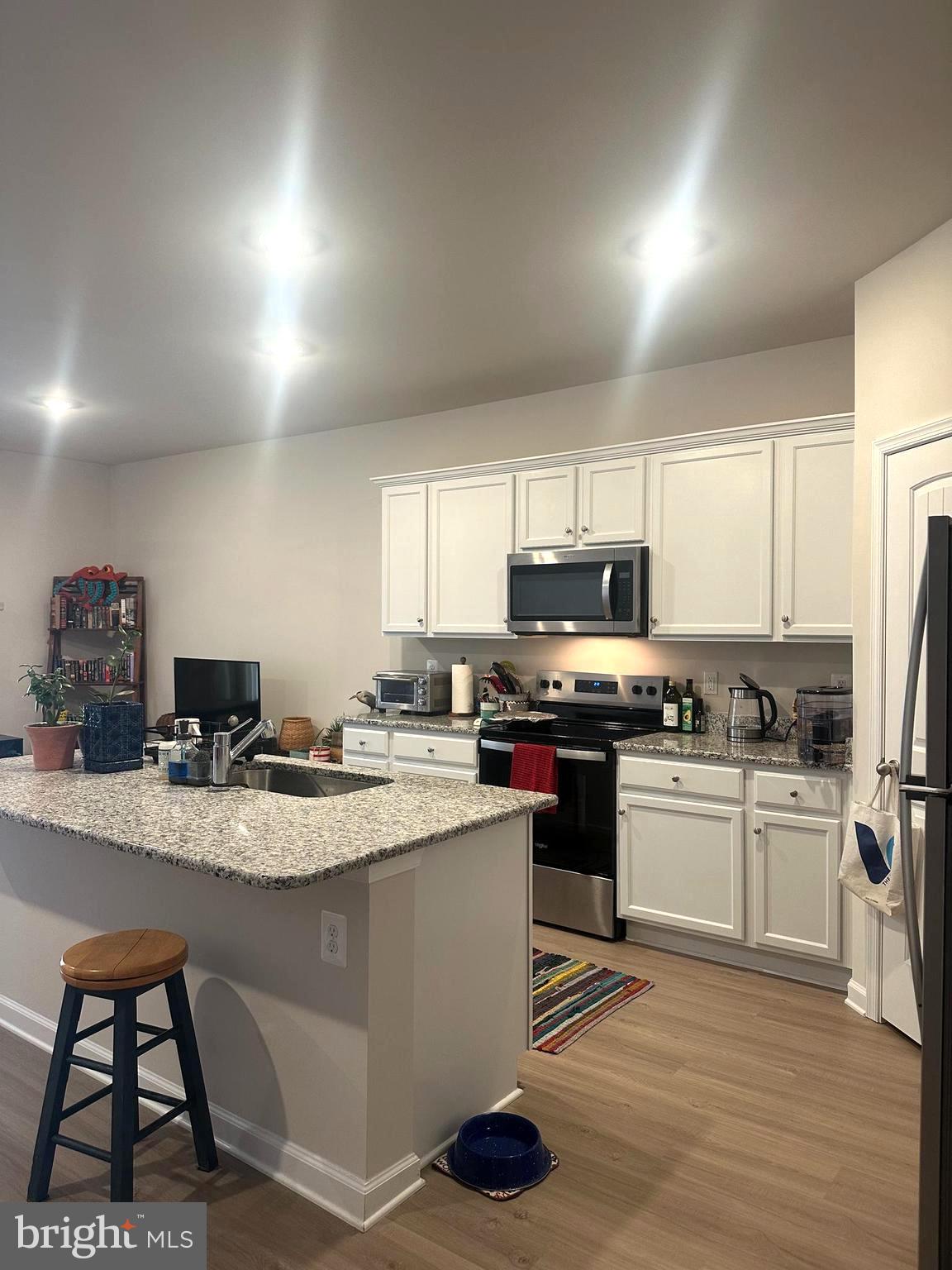 HOMEPLACE AT RIVERSIDE - Residential Lease