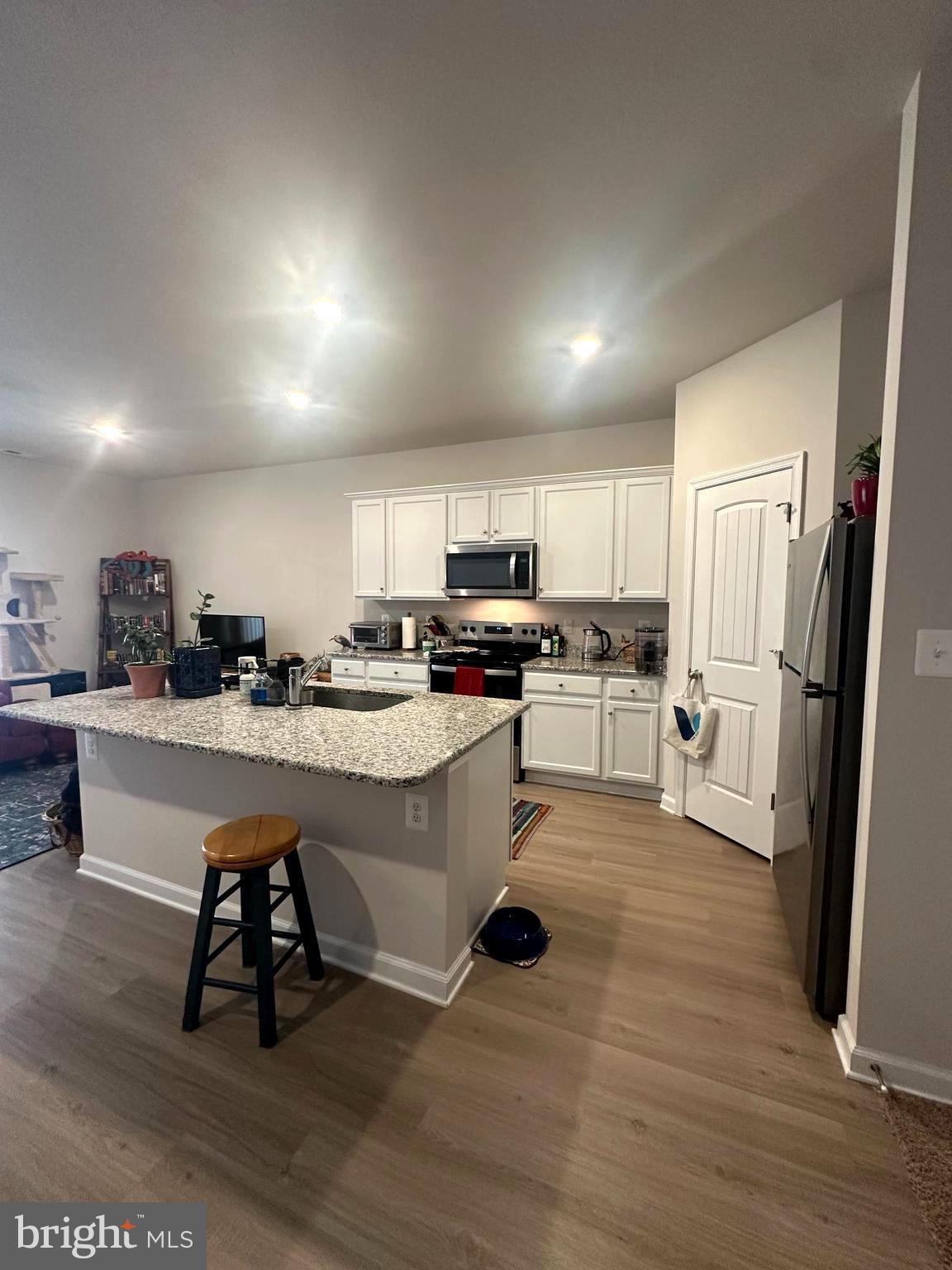 HOMEPLACE AT RIVERSIDE - Residential Lease