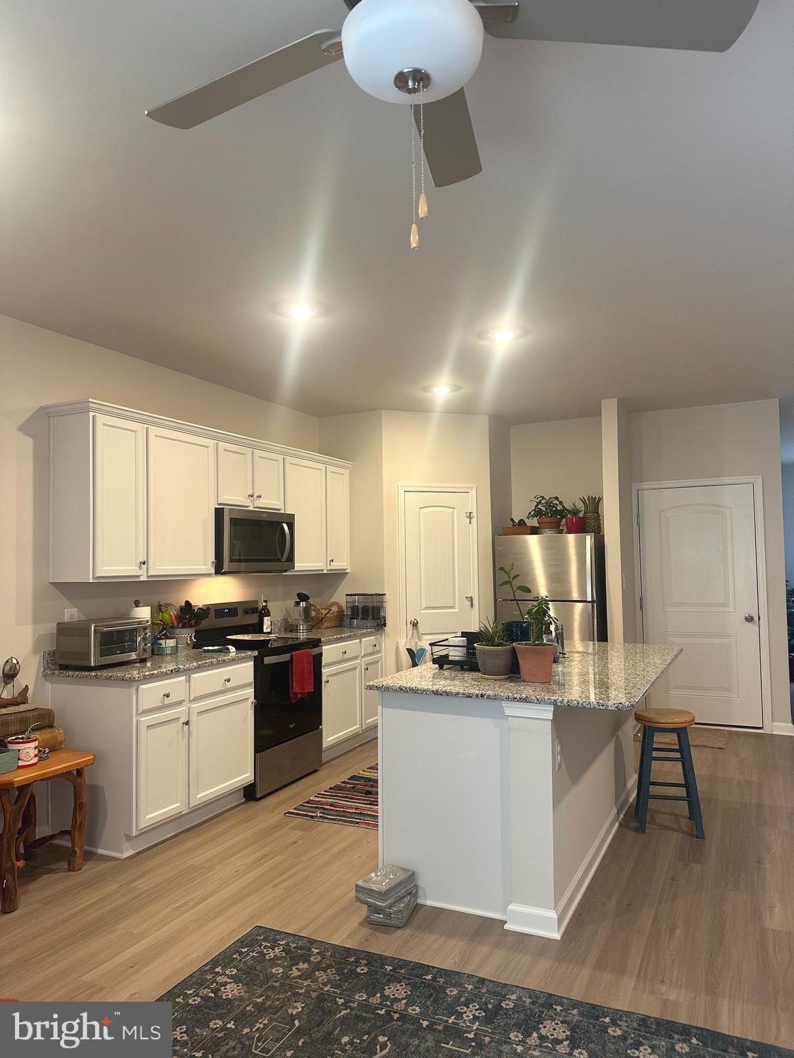 HOMEPLACE AT RIVERSIDE - Residential Lease