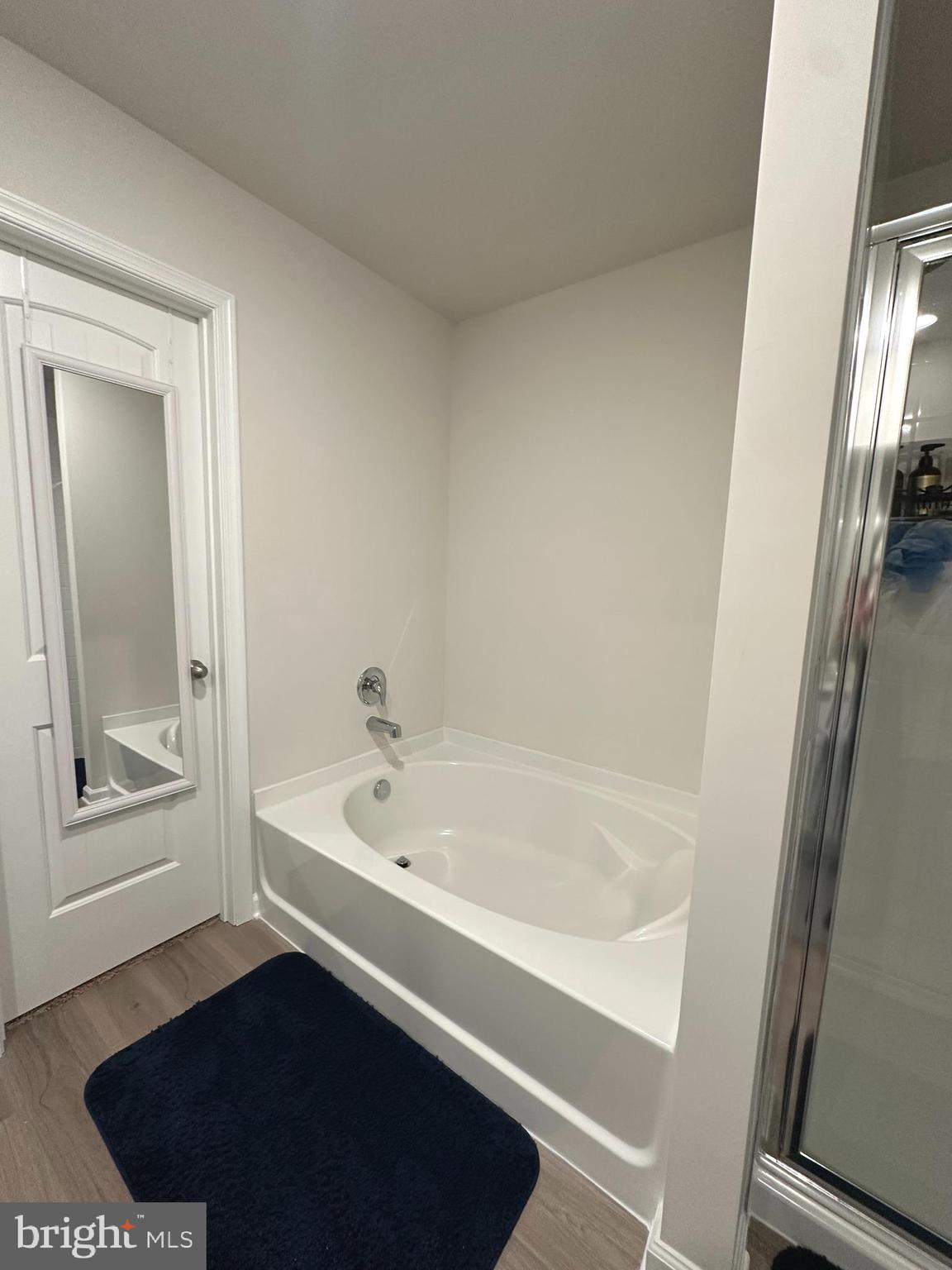 HOMEPLACE AT RIVERSIDE - Residential Lease