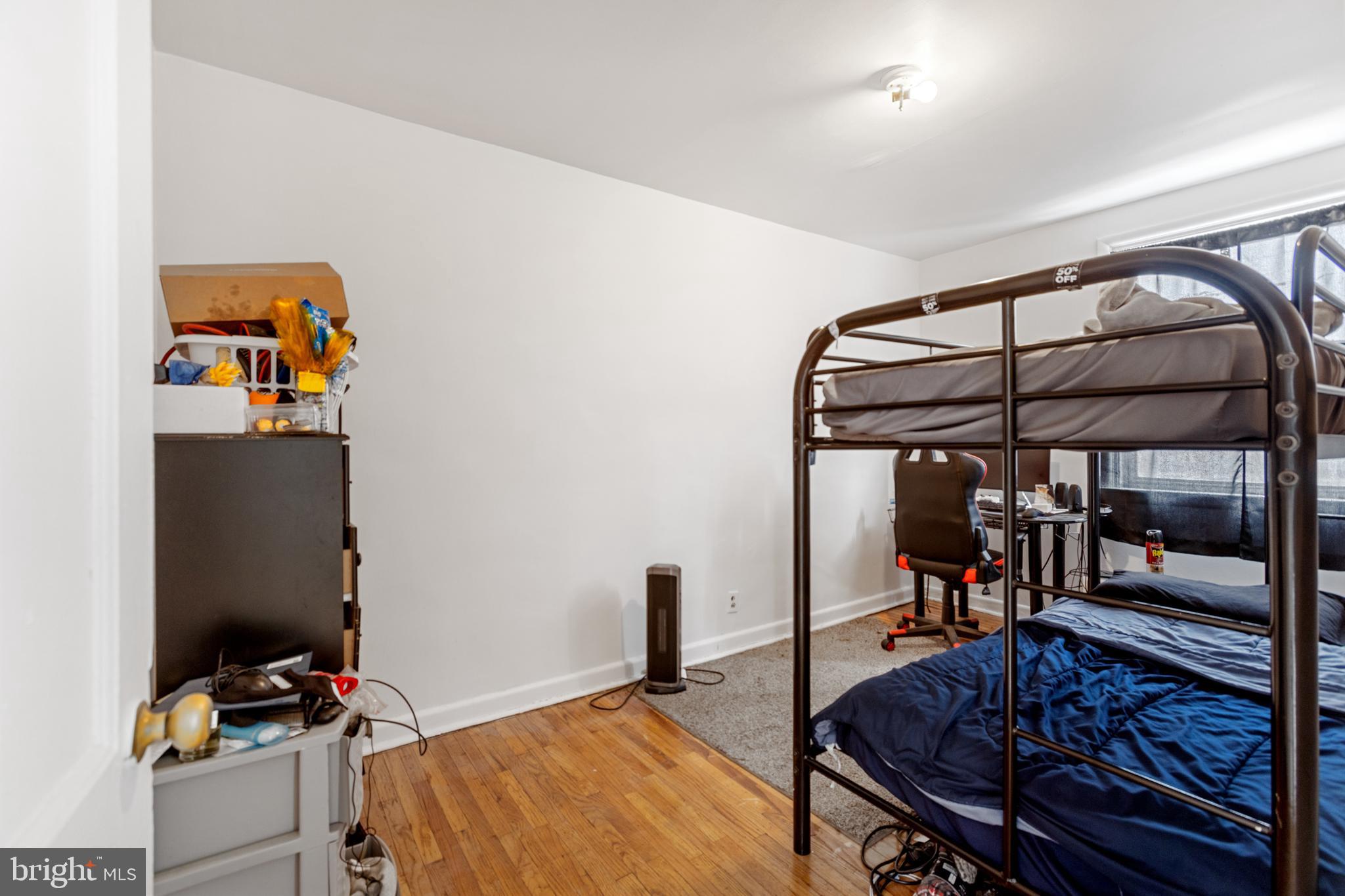 LAWNDALE - Residential