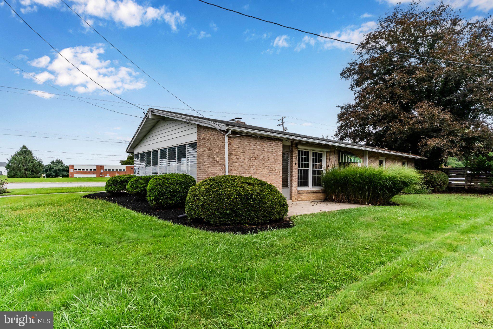 2100 LINCOLN WAY