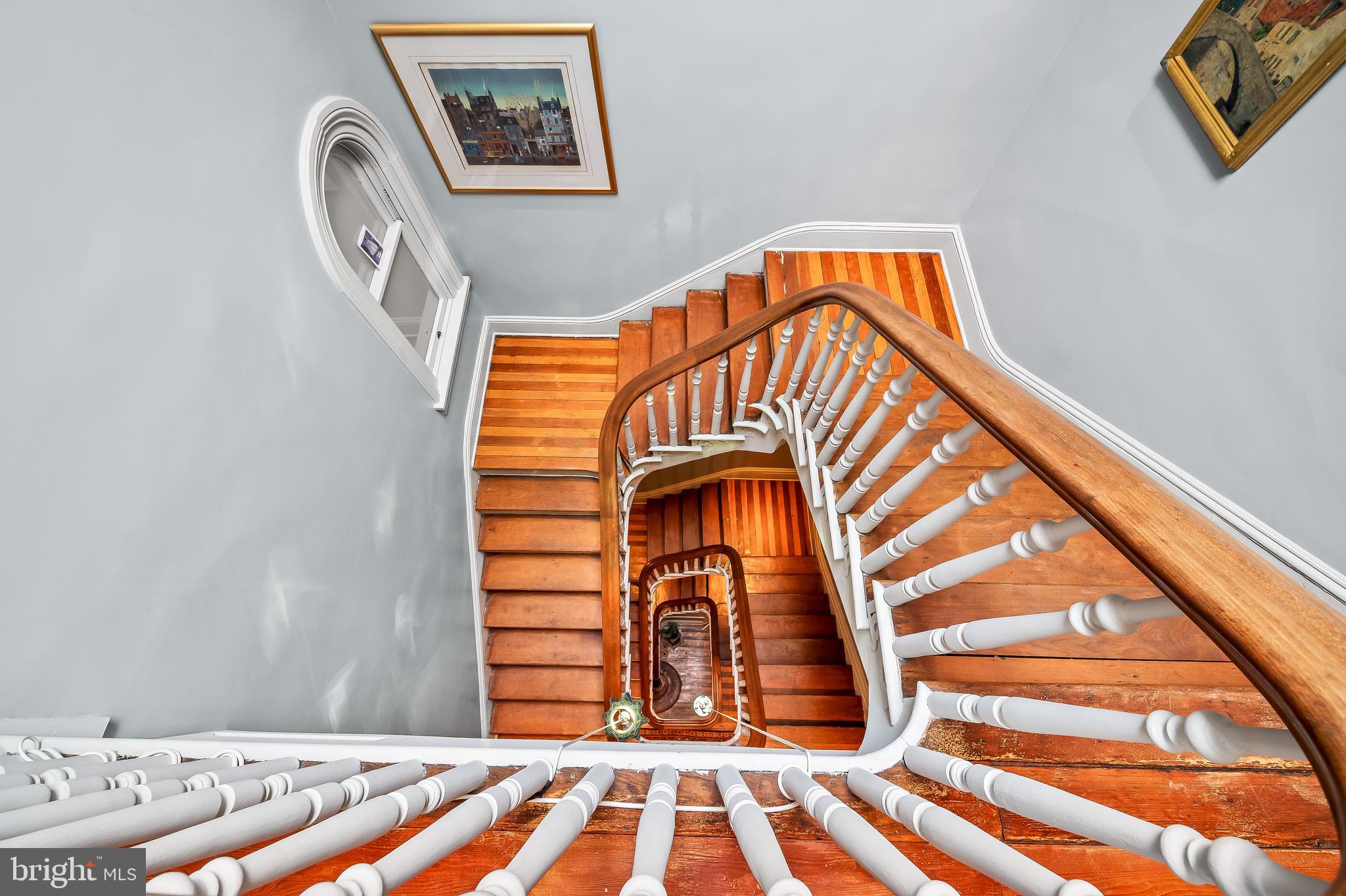 MOUNT VERNON PLACE HISTORIC DISTRICT - Commercial Sale