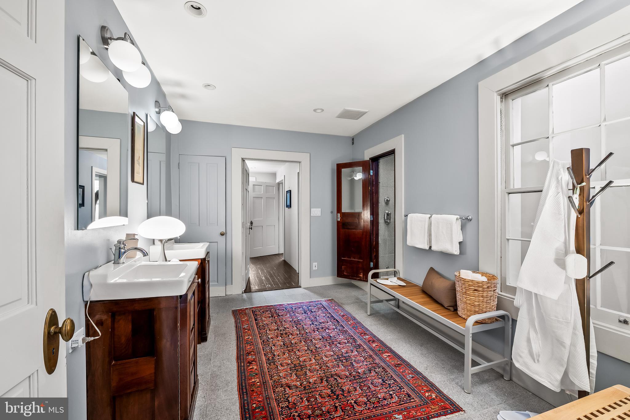 MOUNT VERNON PLACE HISTORIC DISTRICT - Commercial Sale