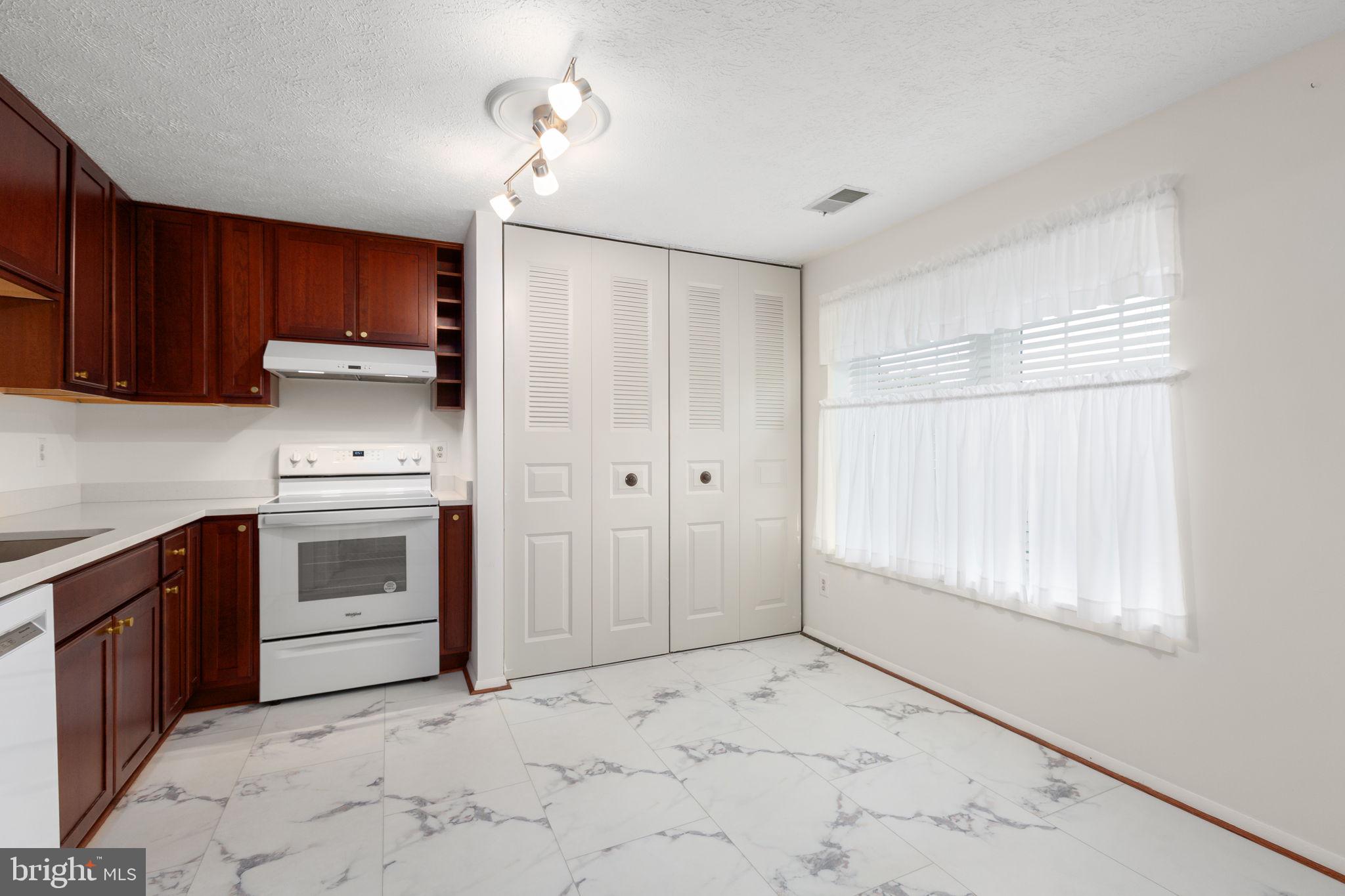 3432 JOUSTERS WAY