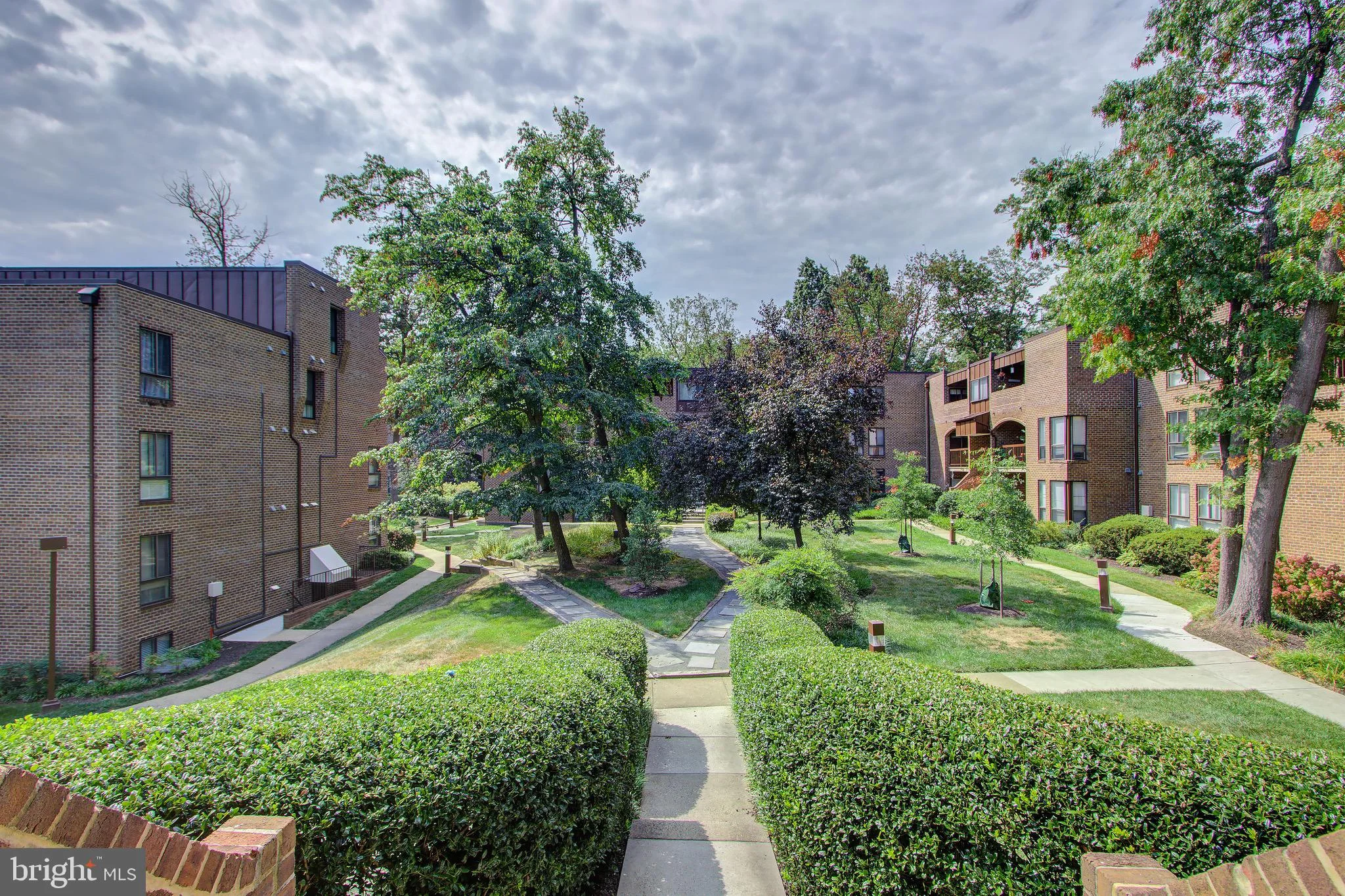 11200 Chestnut Grove Square Unit 11200-202, Reston, VA 20190