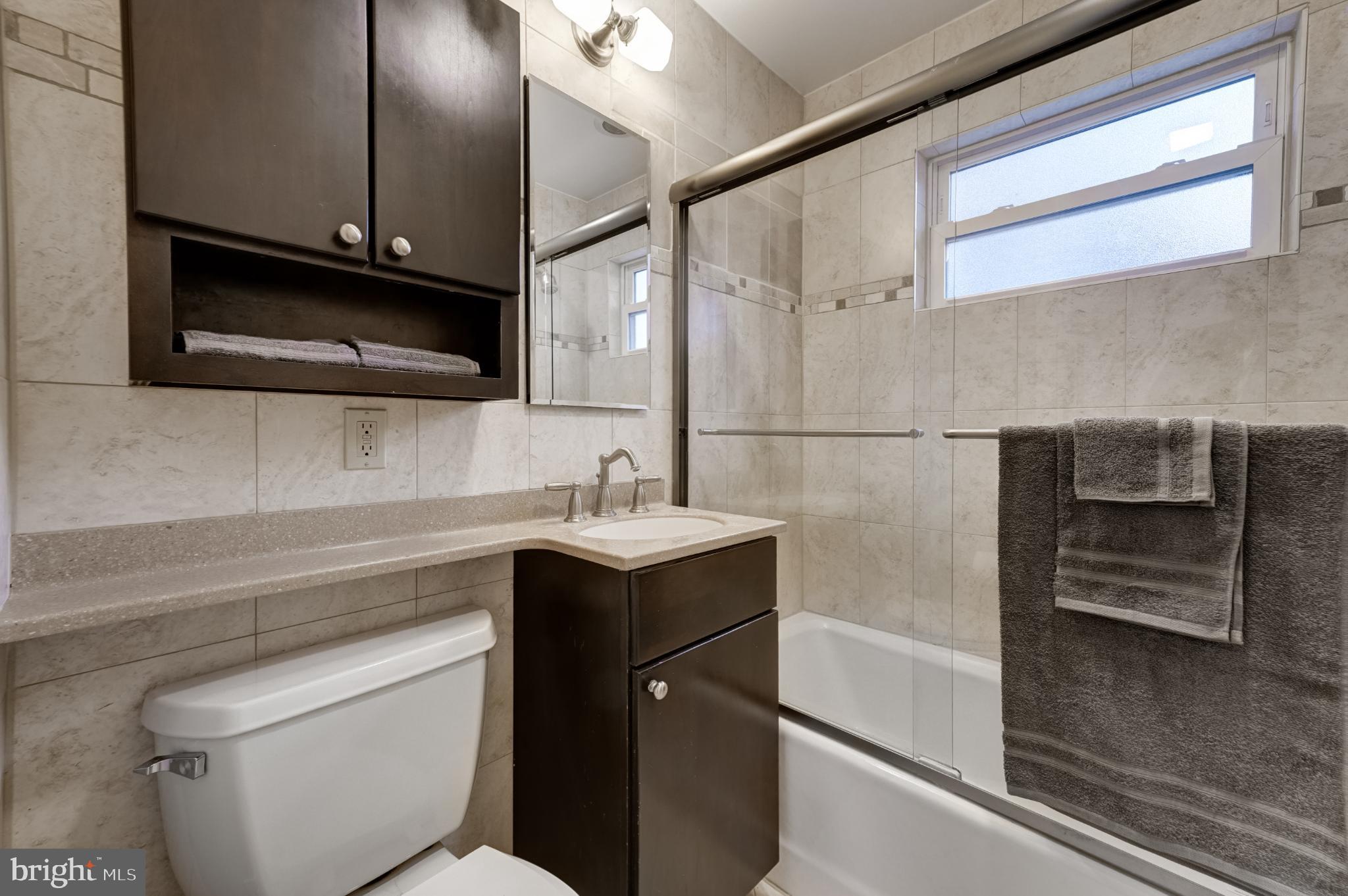 KENSINGTON HEIGHTS - Residential