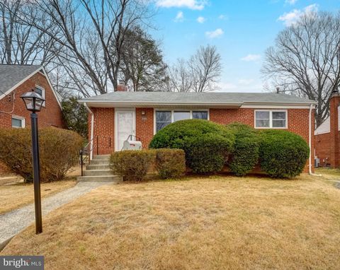 Photo of 11909 Coronada Place, KENSINGTON, MD 20895 (MLS # MDMC2176554)