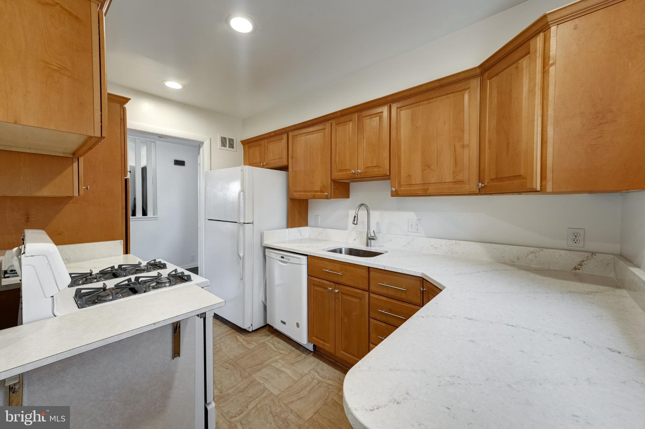 KENSINGTON HEIGHTS - Residential