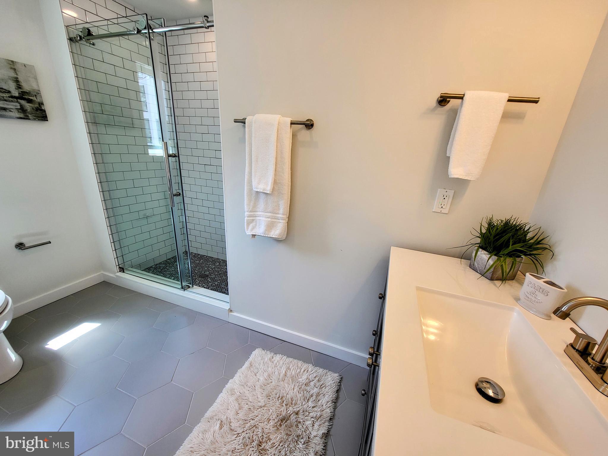 FAIRMOUNT - Residential Lease